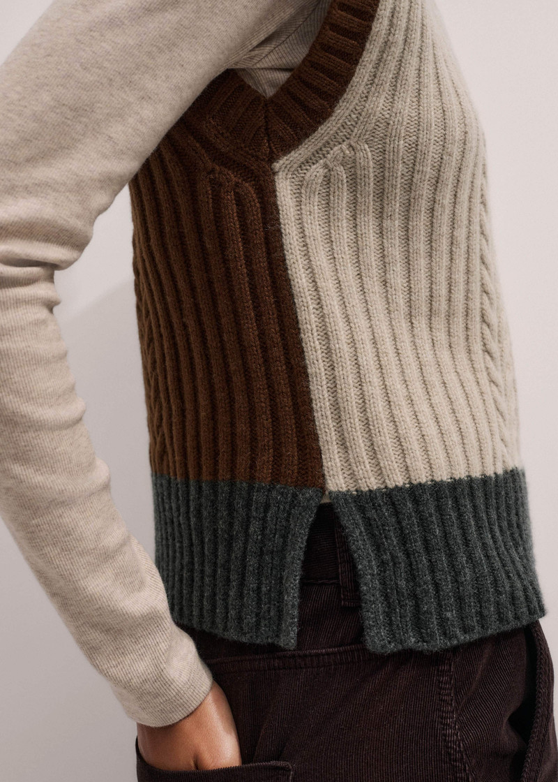 Cable Vest + Snood 6