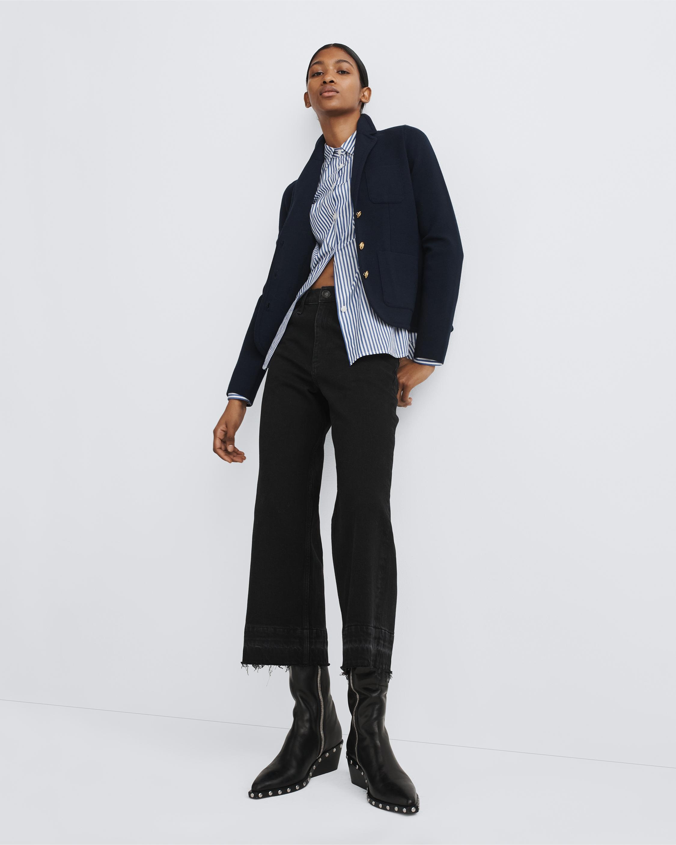 Alex Sweater Blazer
Merino Wool Blazer - 6