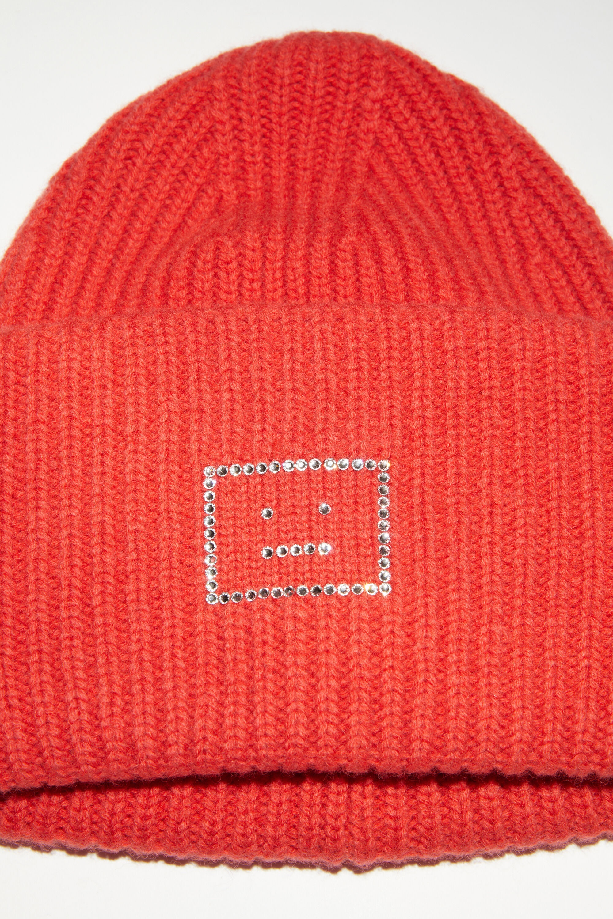 Large face logo beanie - Sharp red - 4