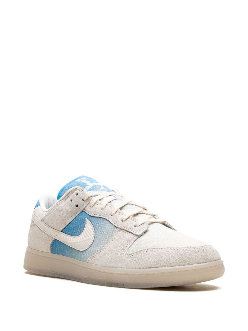 Nike Dunk Low "Los Angeles" sneakers outlook