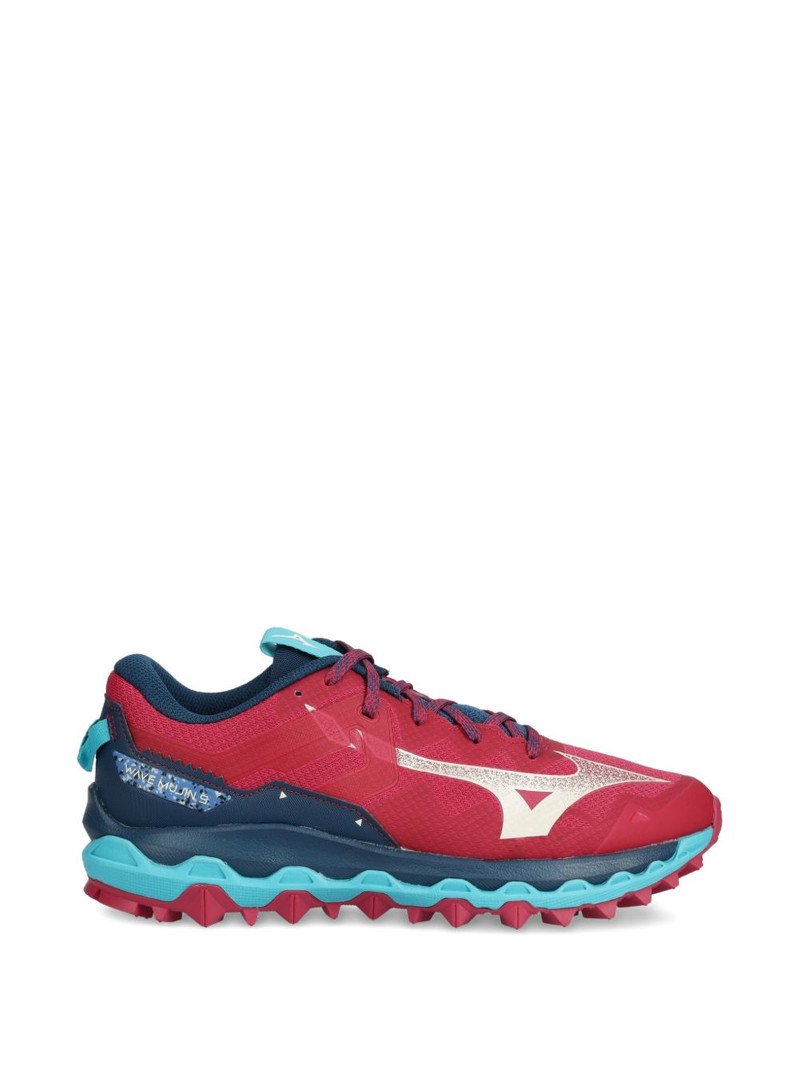 logo sneakers 1