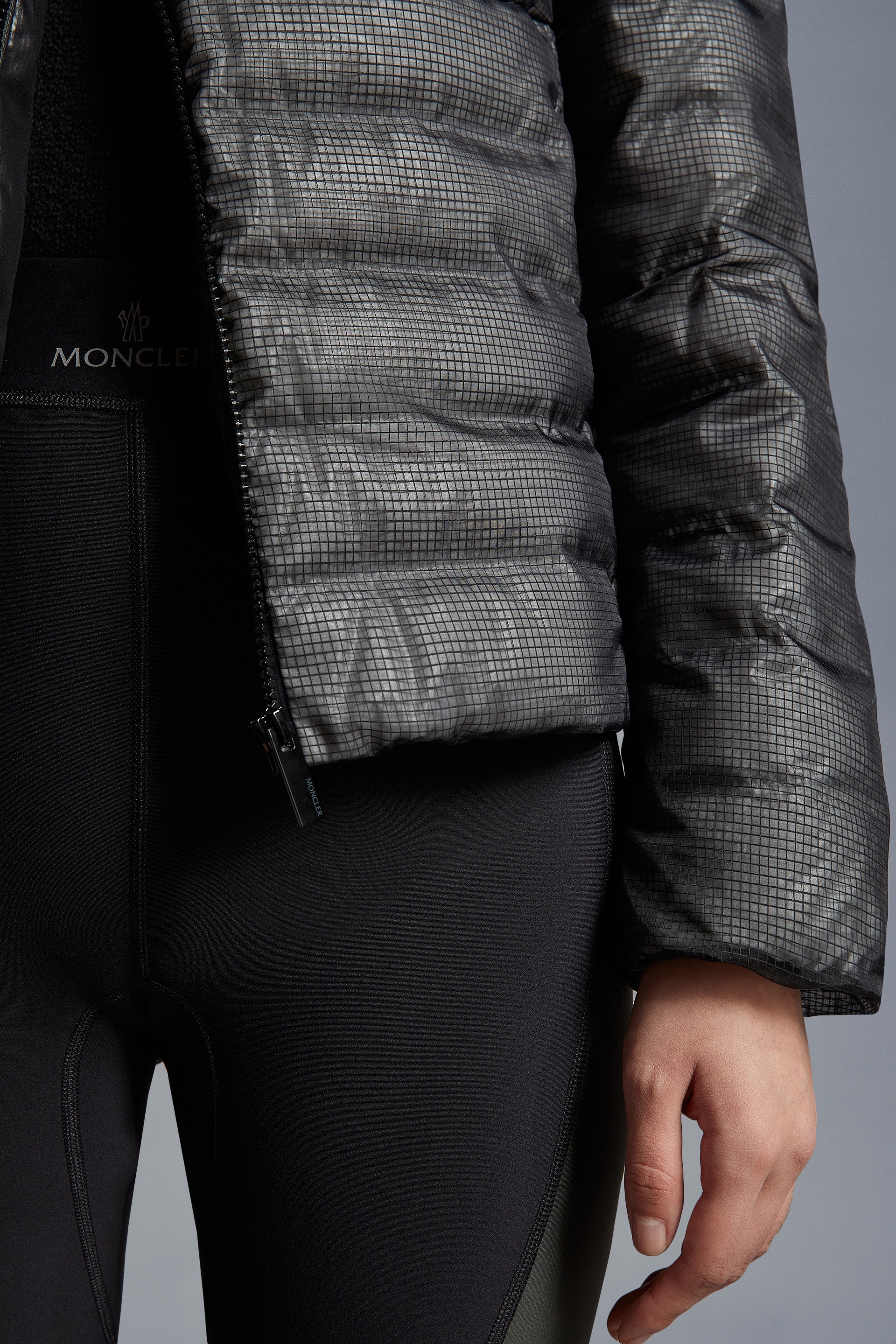 【大人気！】MONCLER☆ファッショナブルスタイリッシュINSOLUX 0400022415323_BLACK?wid=830&
