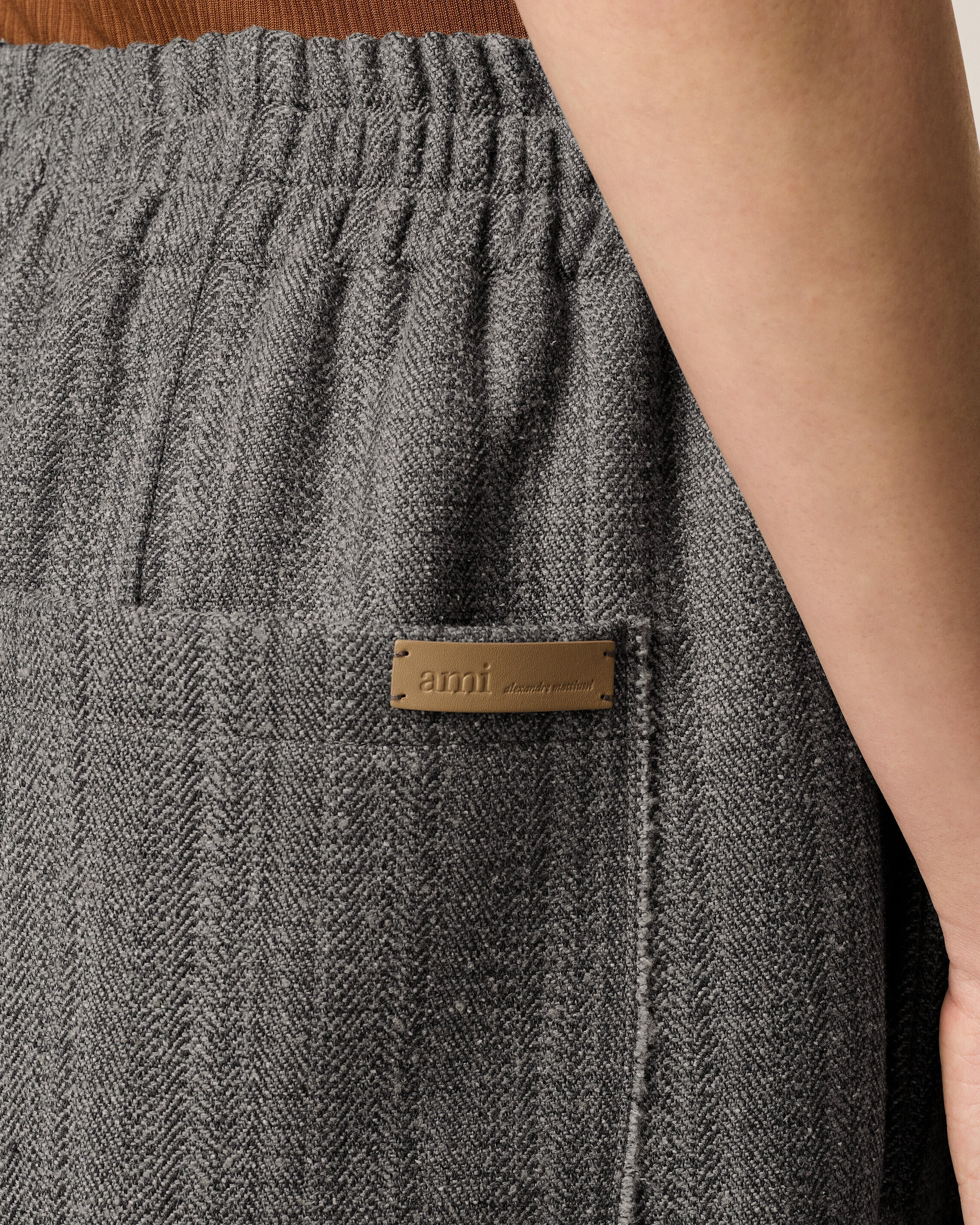 GREY WOOL HERRINGBONE ELASTICATED TROUSERS - 5