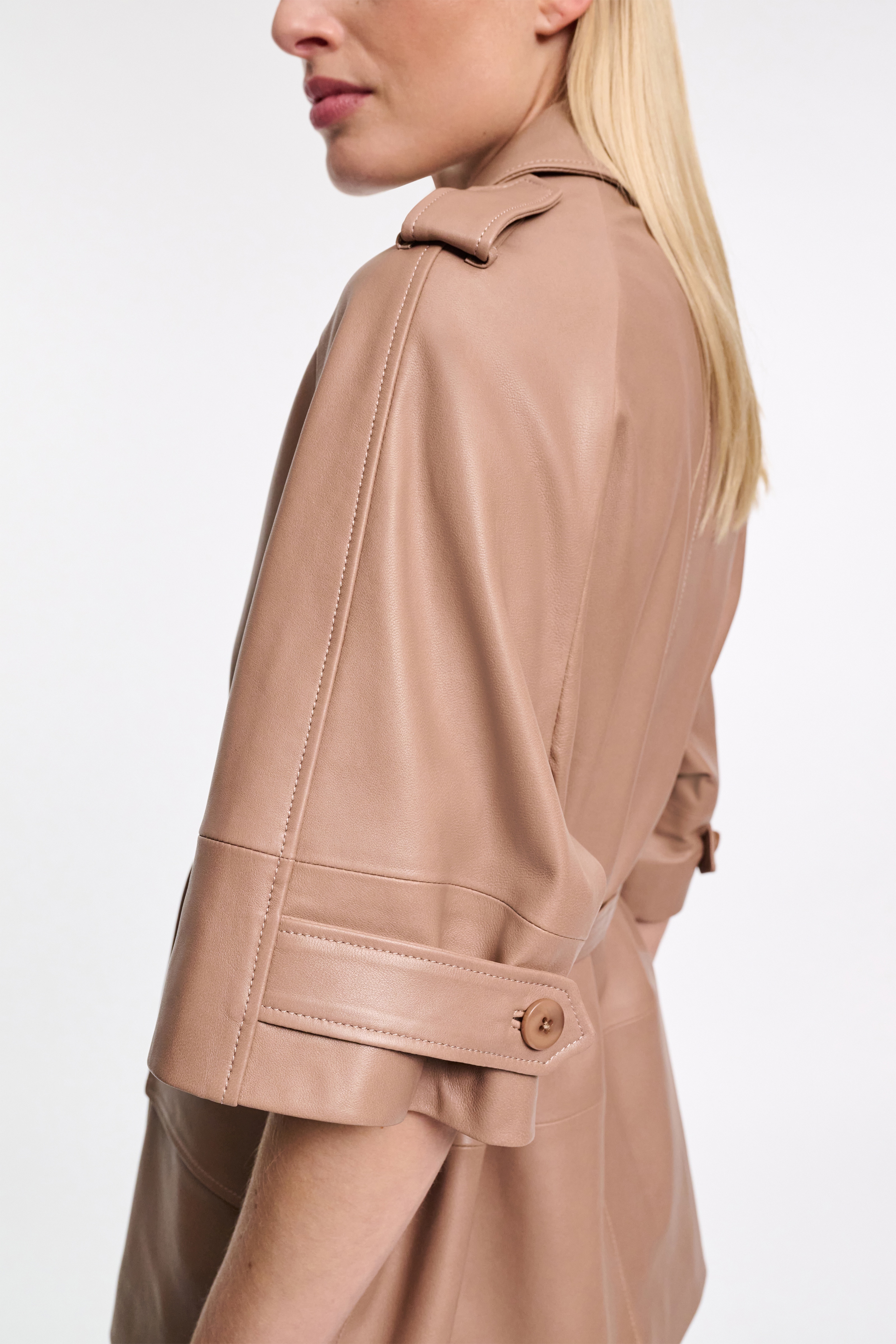 SLEEK STATEMENT I coat - 4