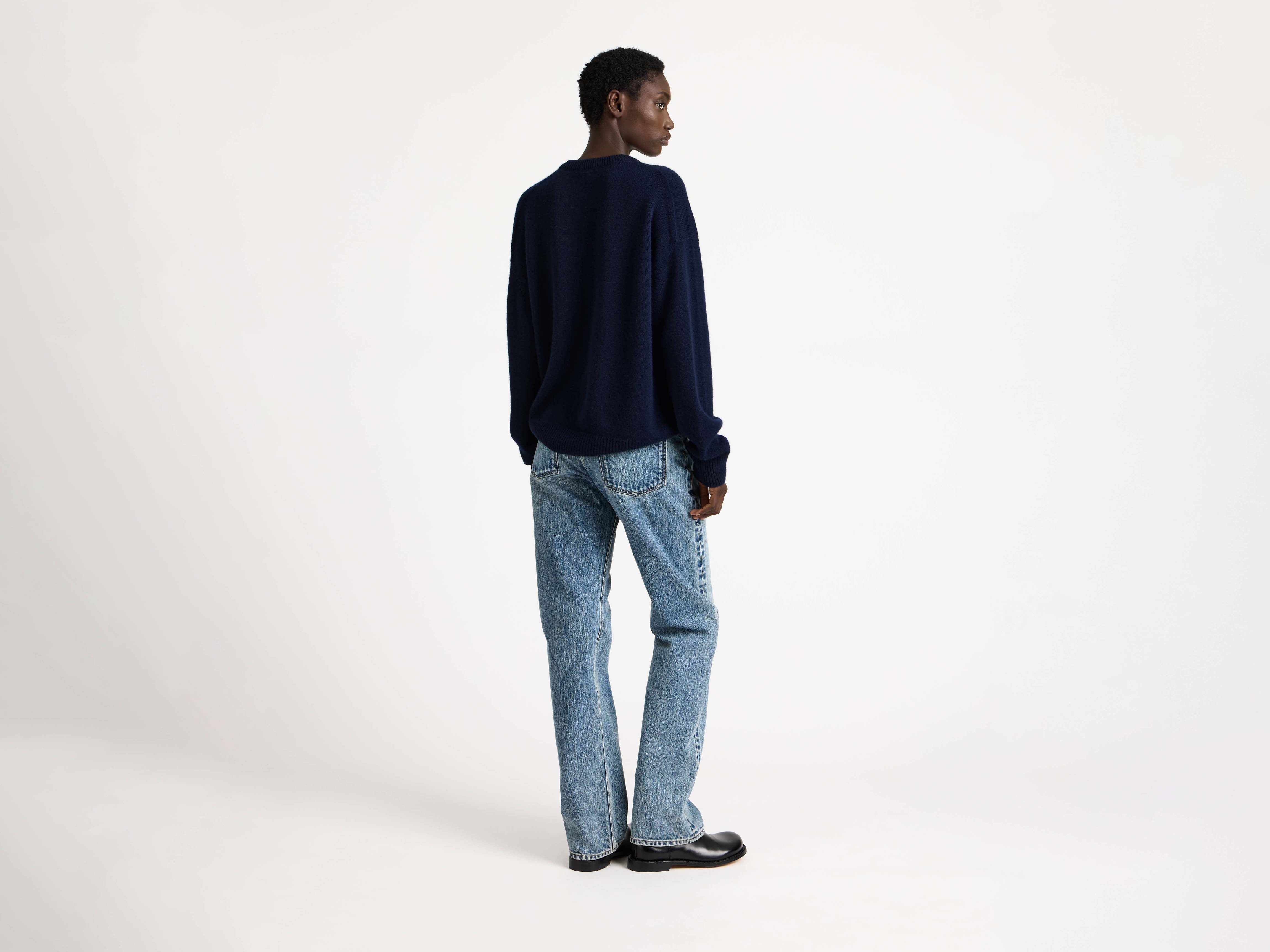 V-NECK CASHMERE JUMPER IN NAVY - 3