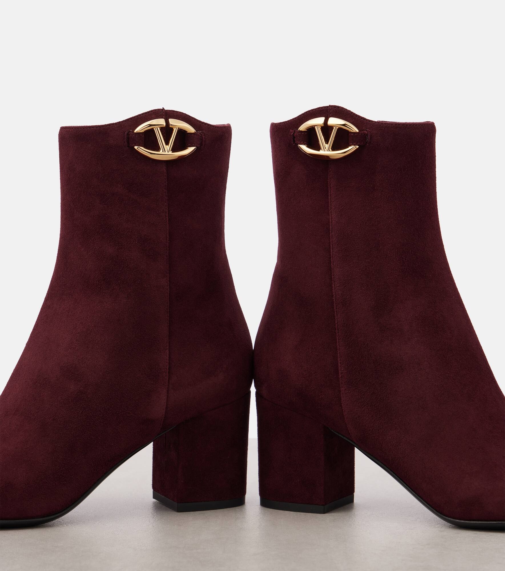 VLogo The Bold Edition suede booties - 6