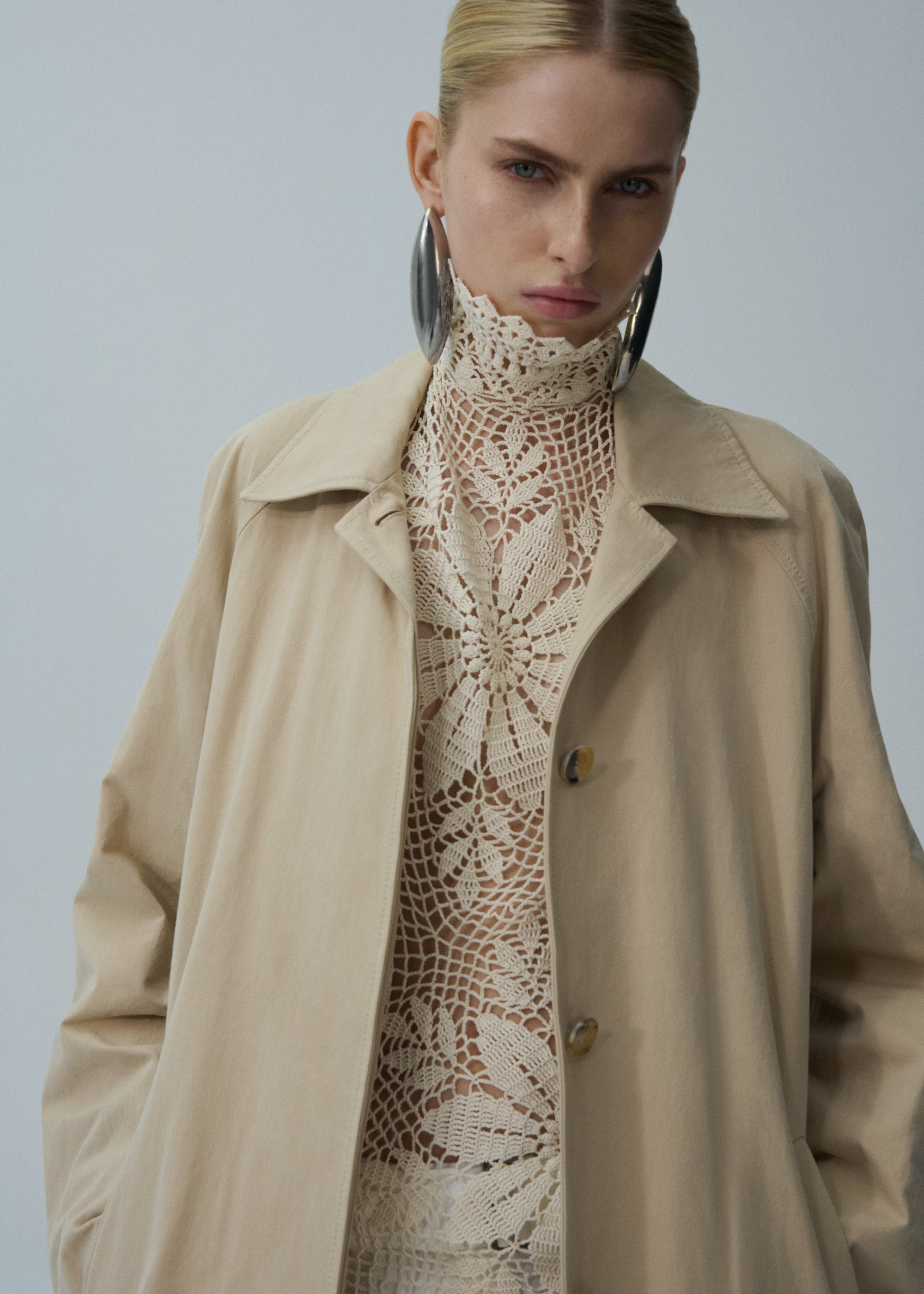 Wrap cotton trench coat in beige - 4