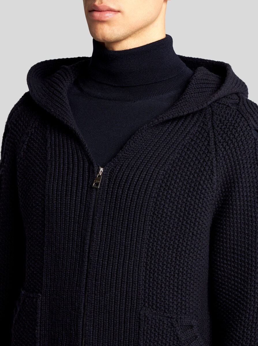 ZIPPED HOODIE - 3