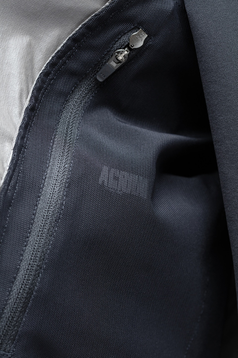 J81-WS Packable 2L Gore-Tex Infinium™ Windstopper® Jacket Black 29