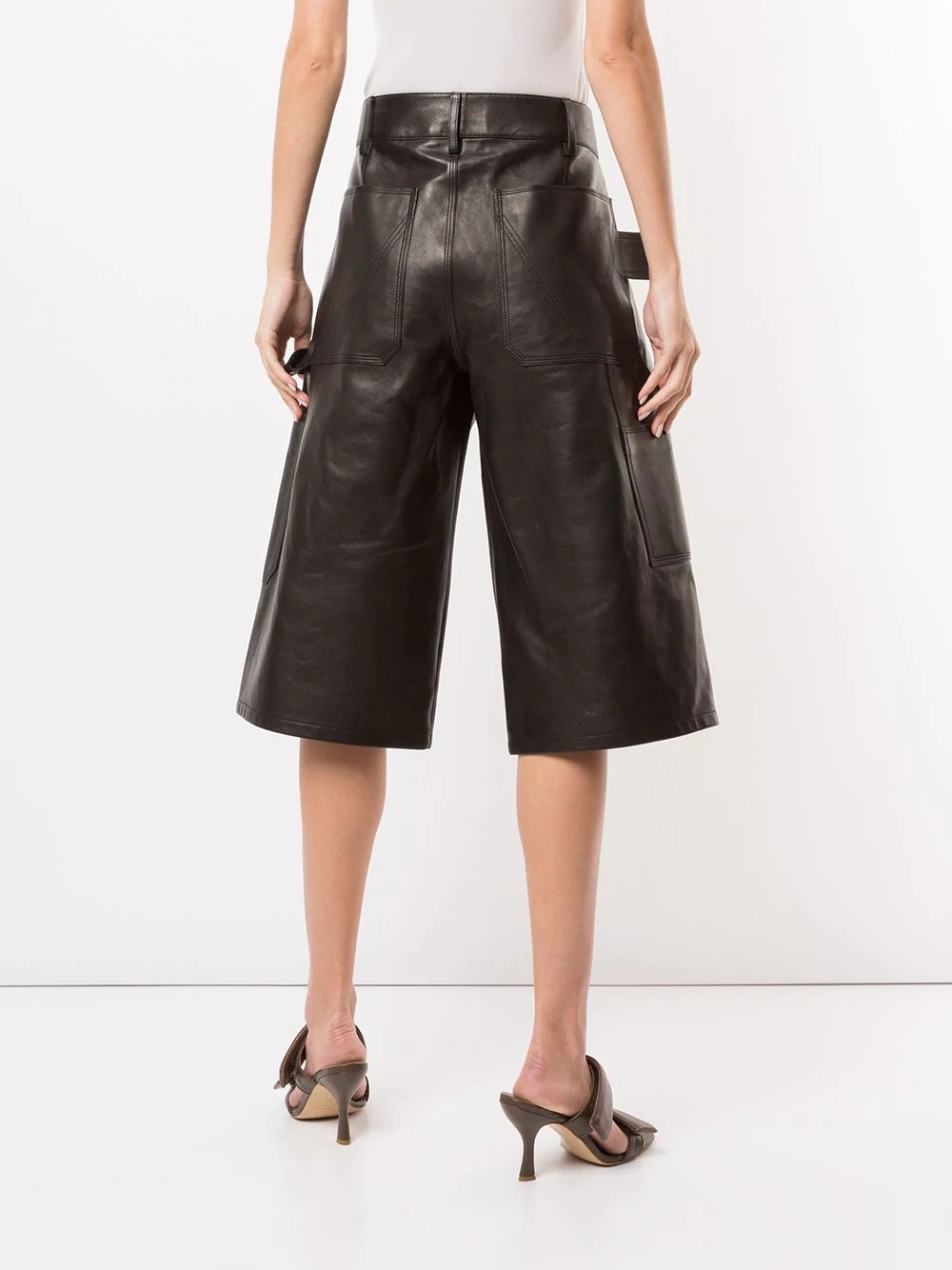 knee-length leather shorts - 4