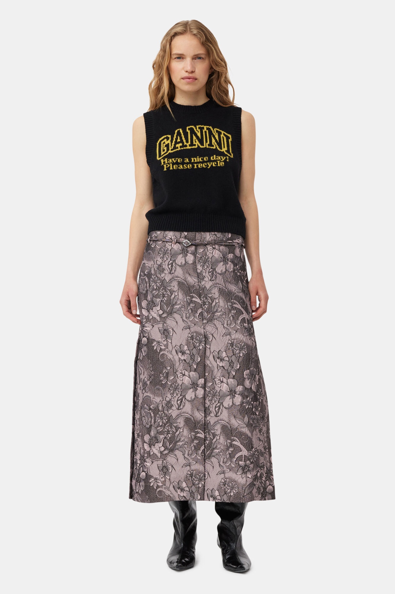 BLACK GRAPHIC O-NECK VEST - 3