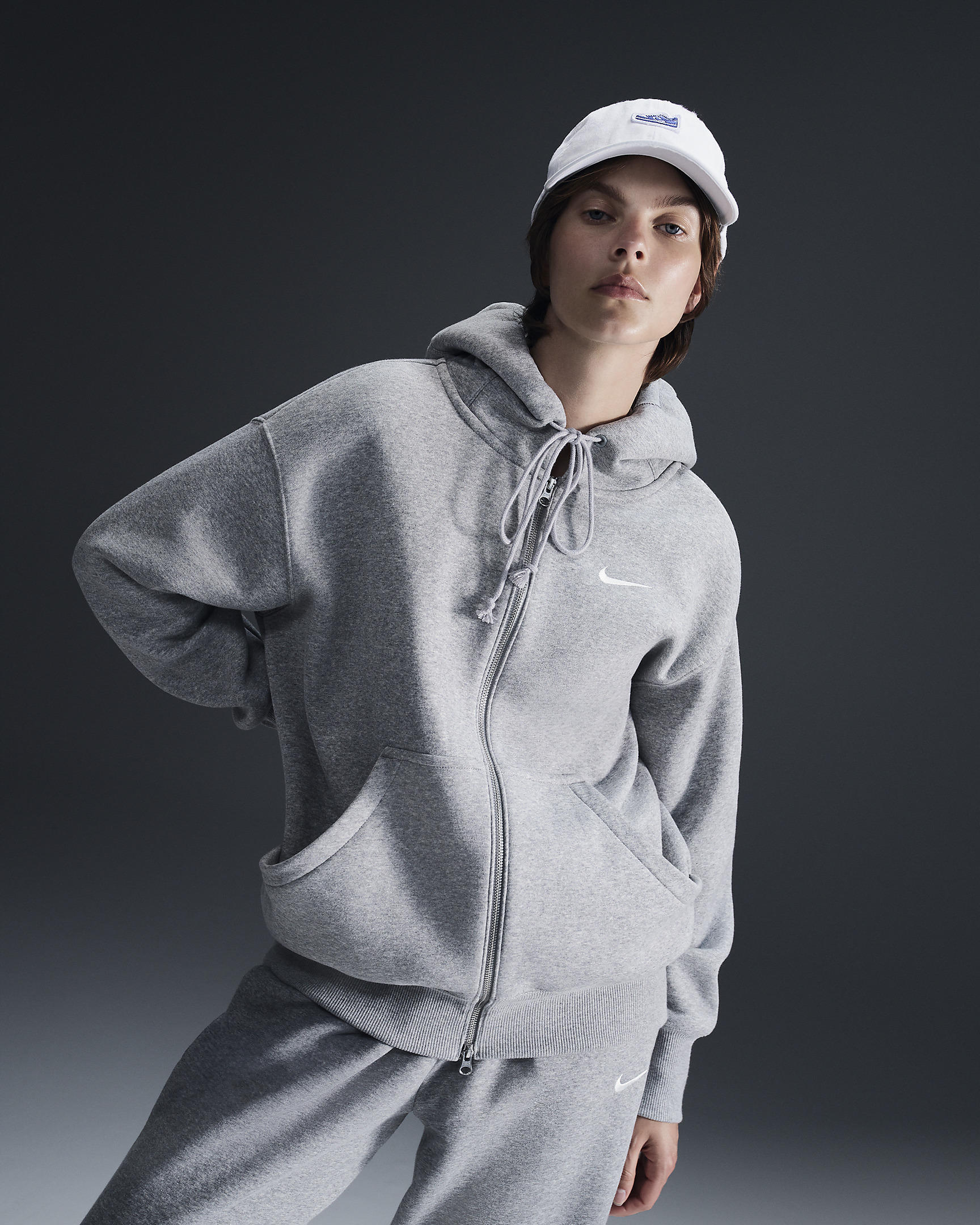 Nike Sportswear Phoenix Fleece Women's Oversized Full-Zip Hoodie - 2
