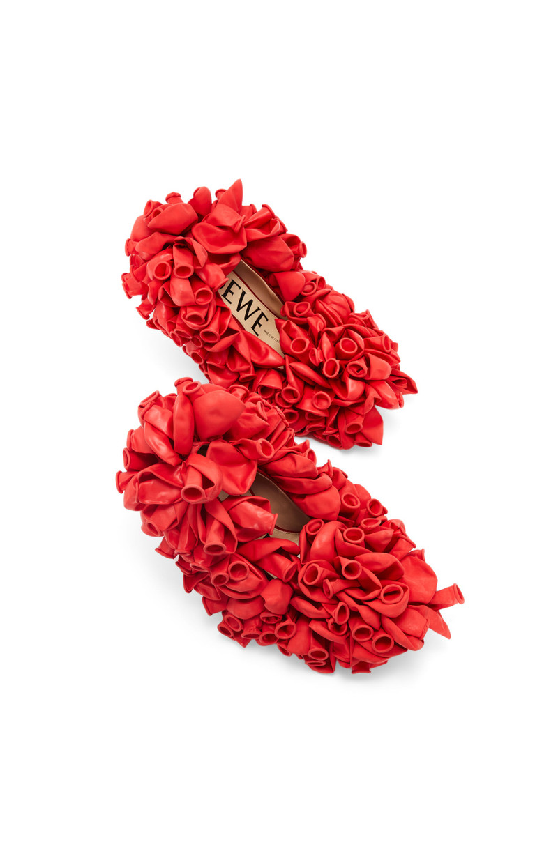 Comic balloon pump in satin 3