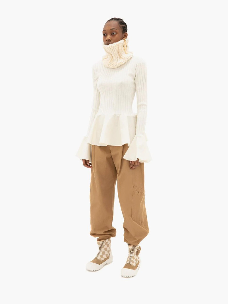 WOVEN 제어 UNDERPINNING 3