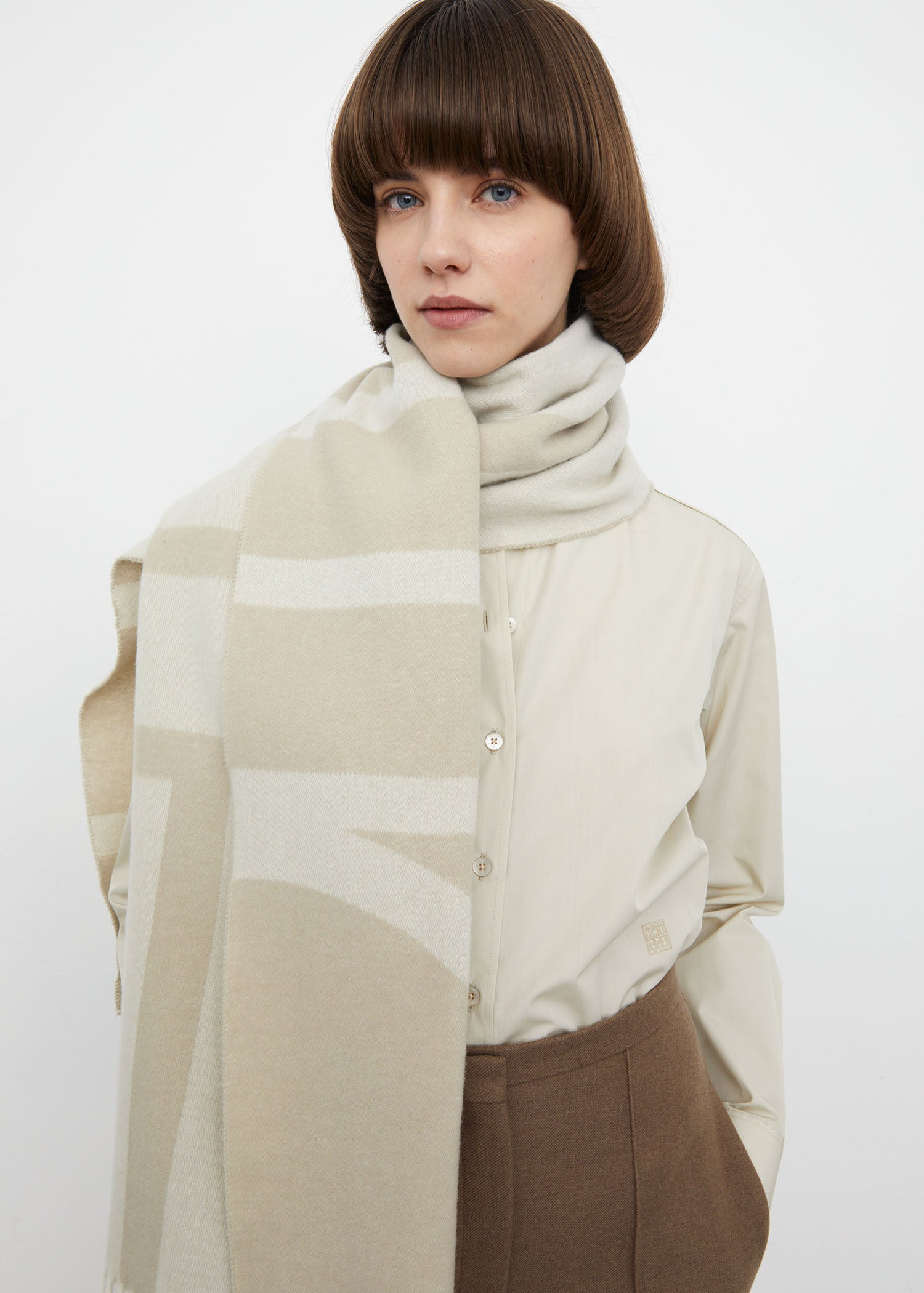 Monogram jacquard wool scarf eggnog - 5