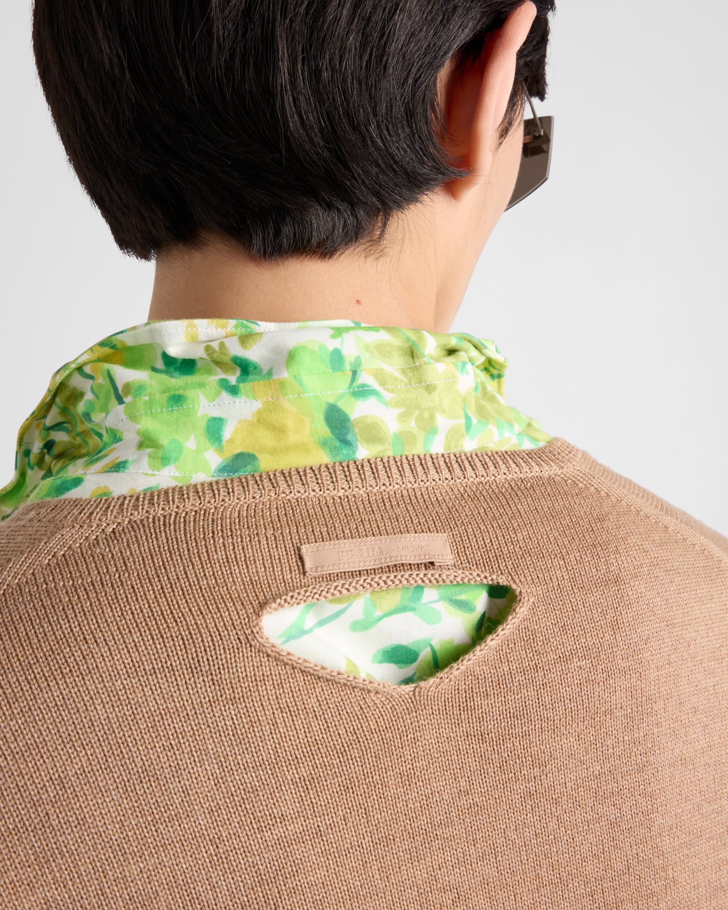 V-neck wool sweater - 6