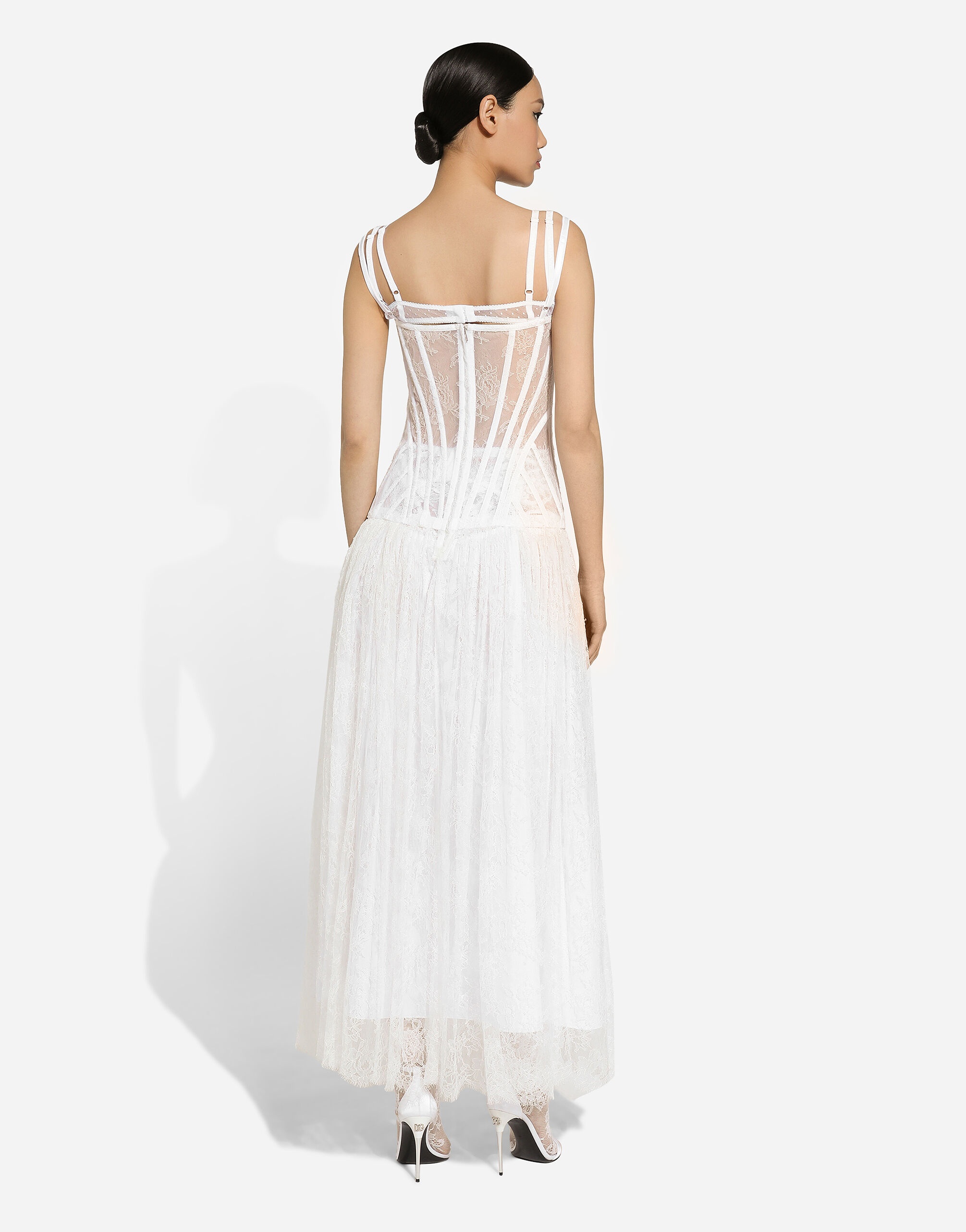 Long lace dress with corset detailing - 4