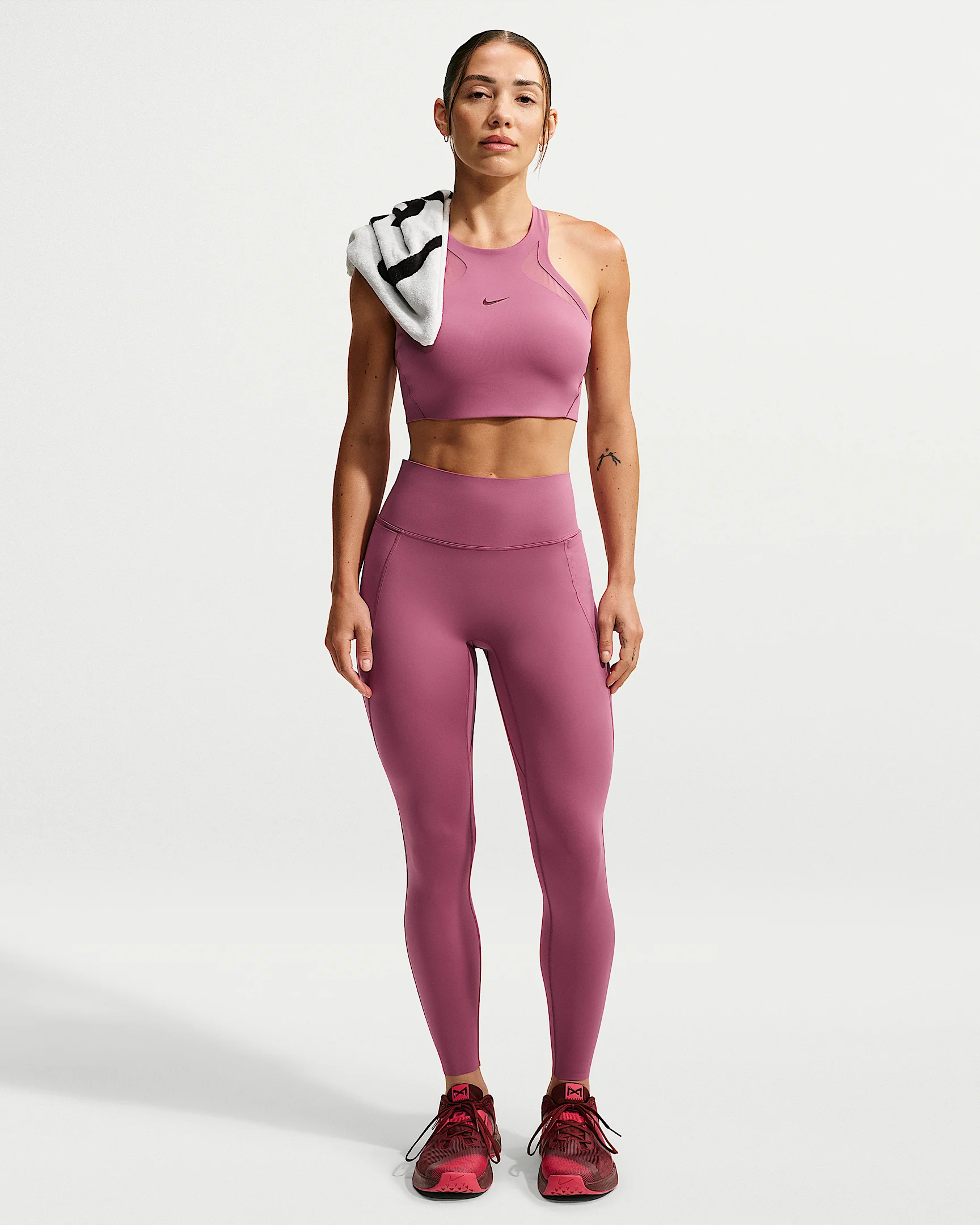 Nike Universa Women's High-Waisted 7/8 Leggings with No Front Seam - 1