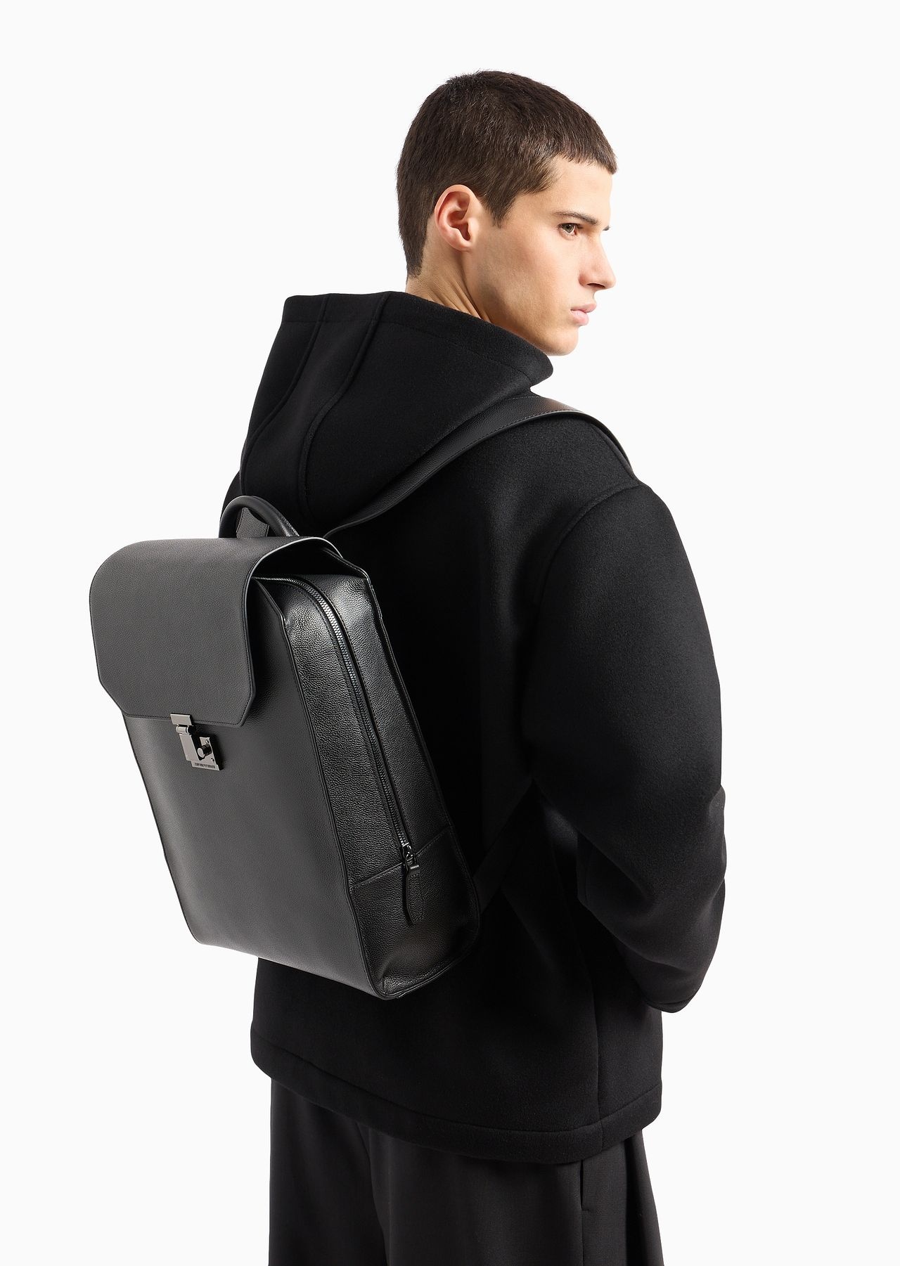 Tumbled-leather backpack with flap and laptop compartment - 6