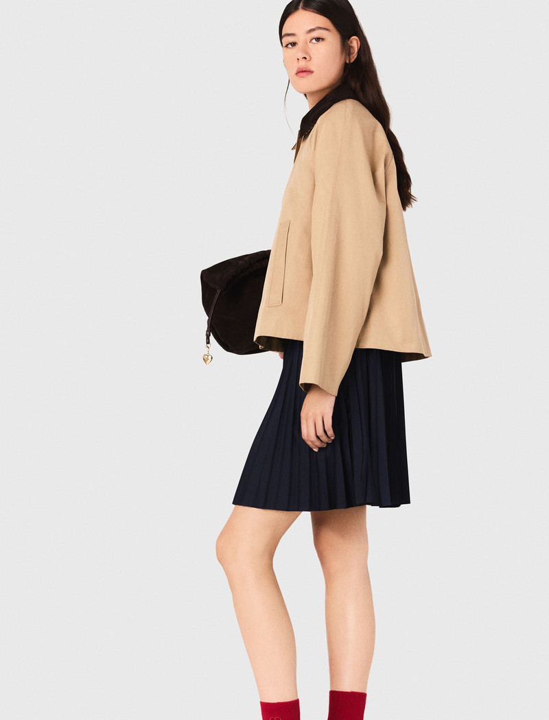 Jacket with removable contrast collar 3