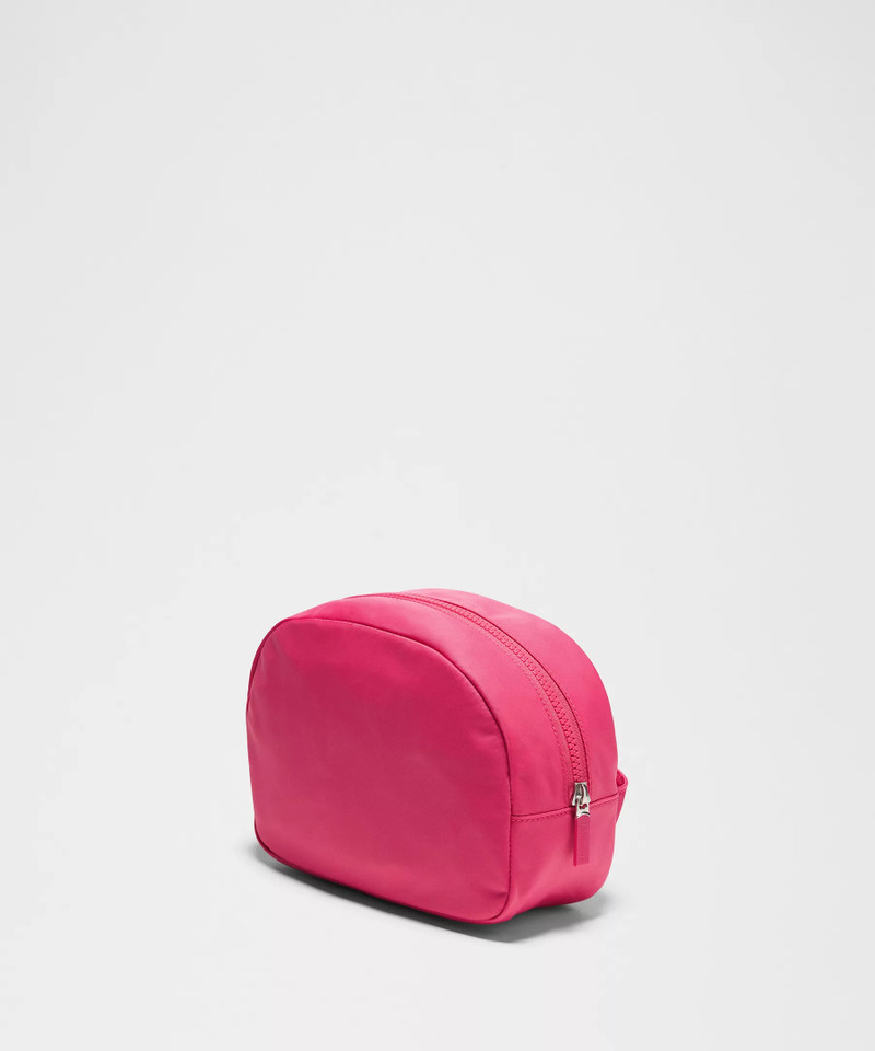 City Essentials Pouch 4L 3