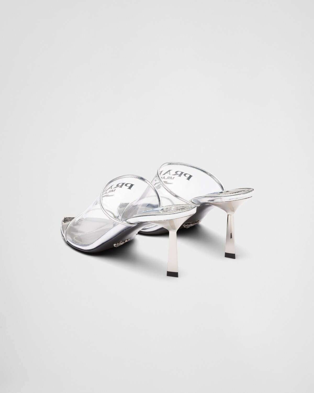 Logo-print Plexiglas high-heel slides - 5