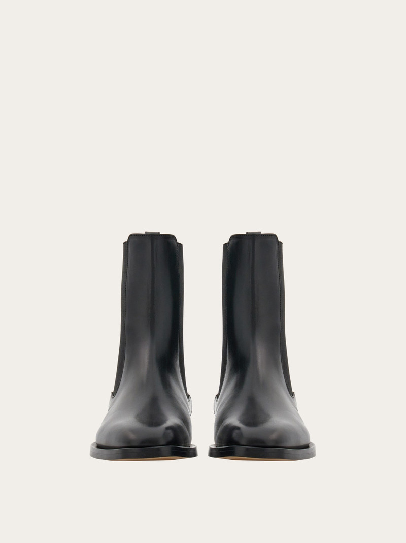 Chelsea boot 2