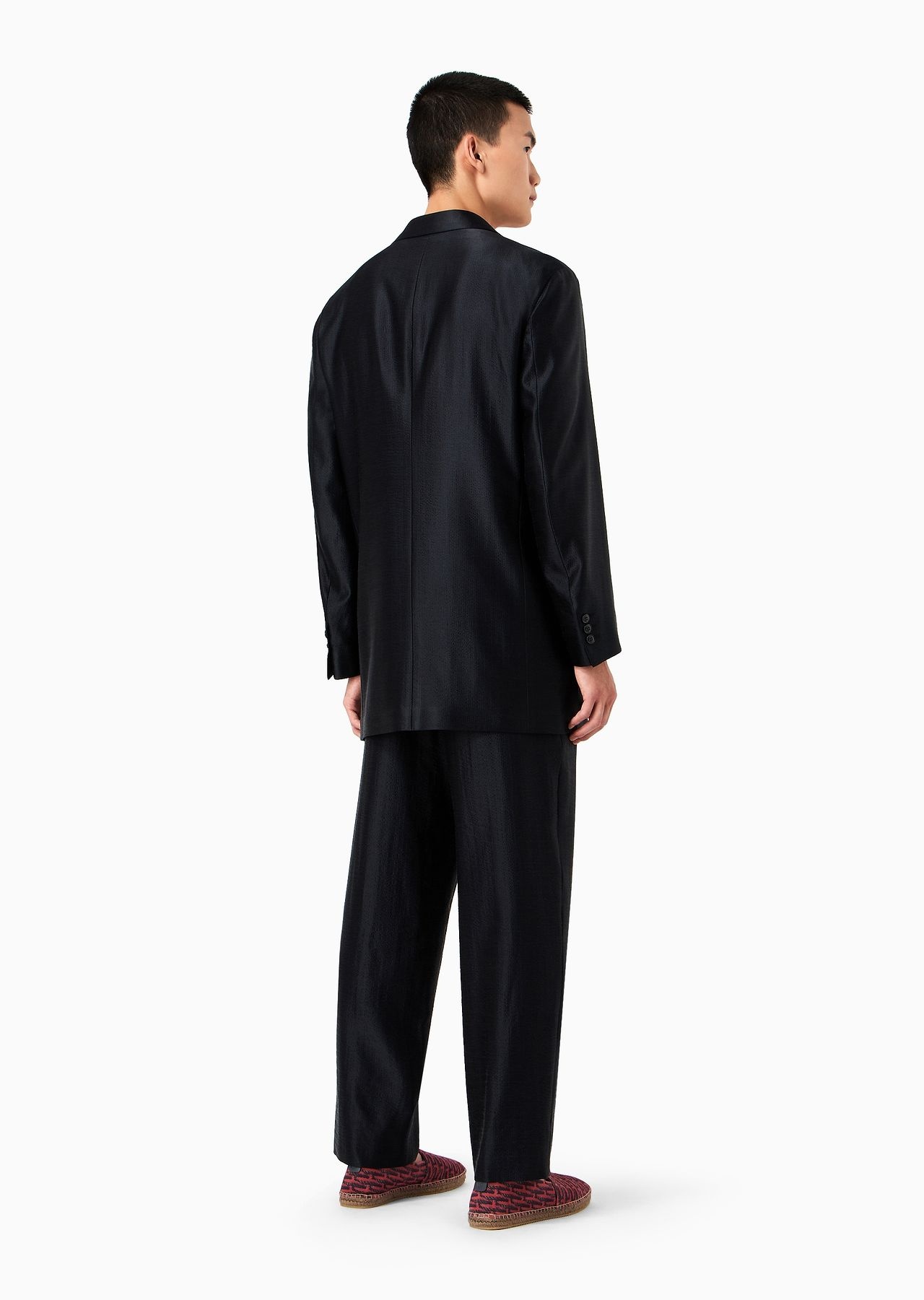 Double-breasted suit in wool and silk satin - 3
