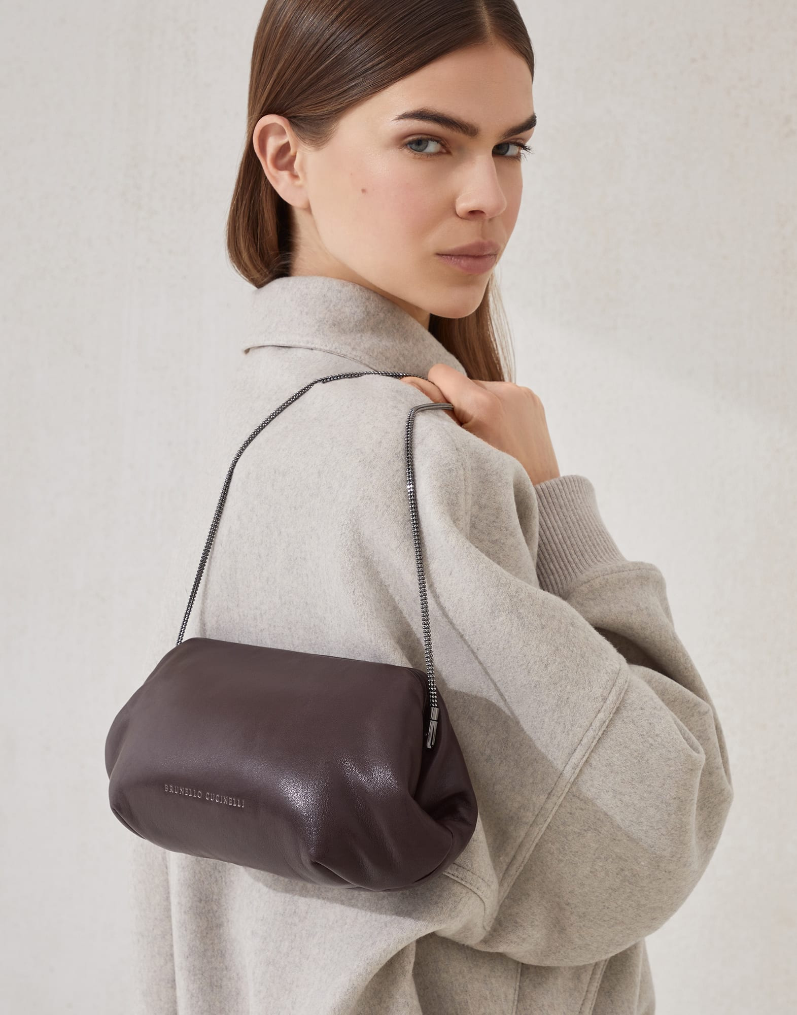 Eclipse bag in glossy nappa leather with precious chain - 4