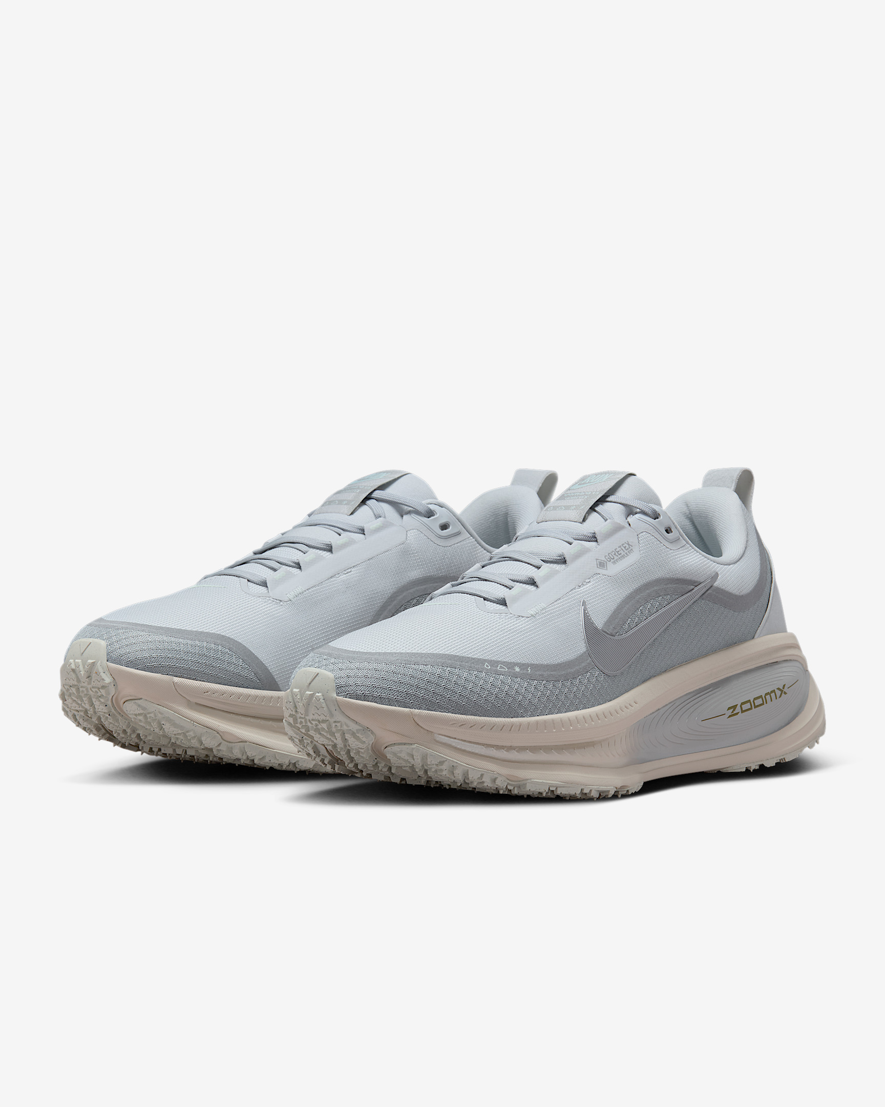 Nike Vomero 18 GORE-TEX Men's Waterproof Road Running Shoes with Reflective Accents - 5