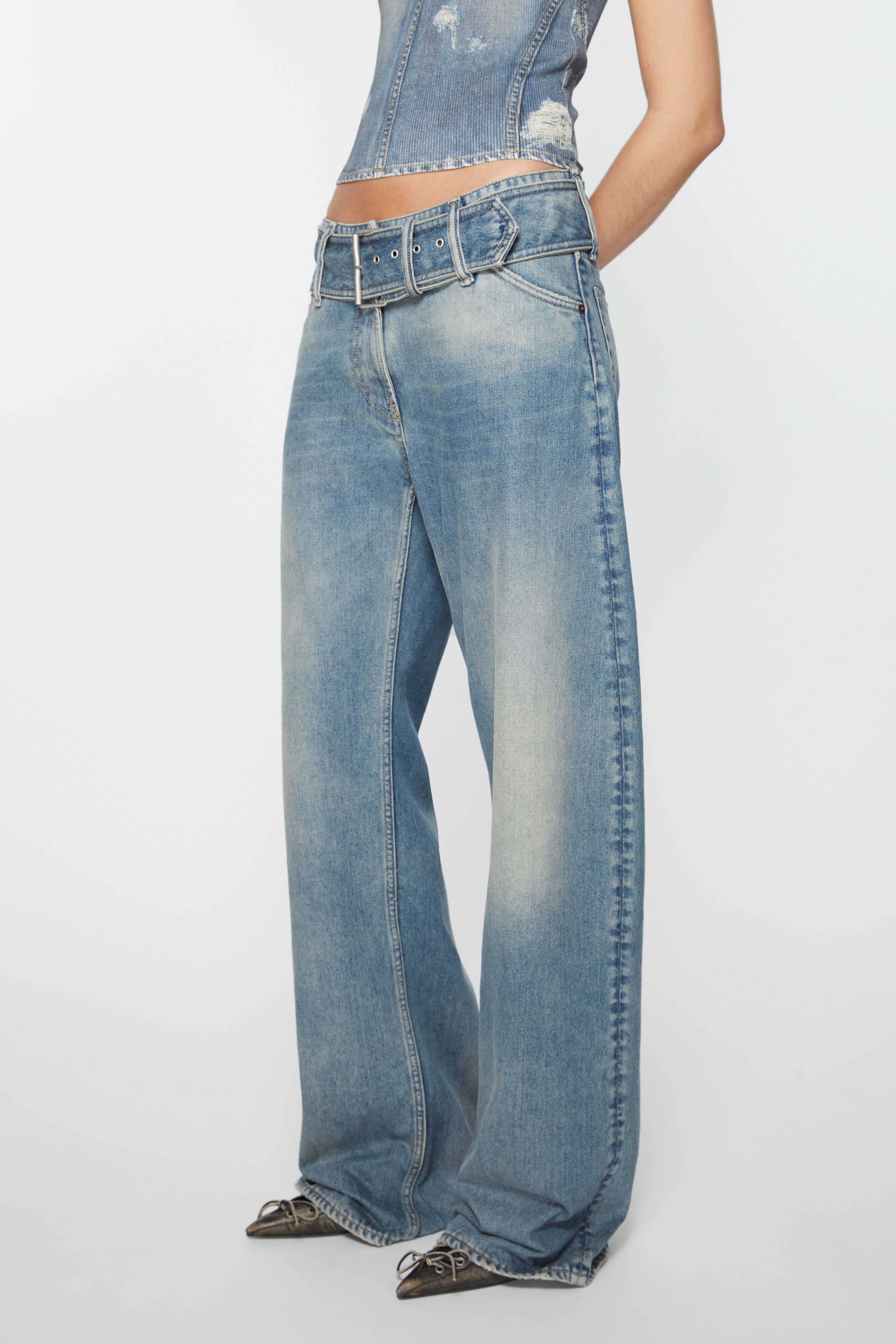 Belted jeans - Relaxed fit - Mid Blue - 3