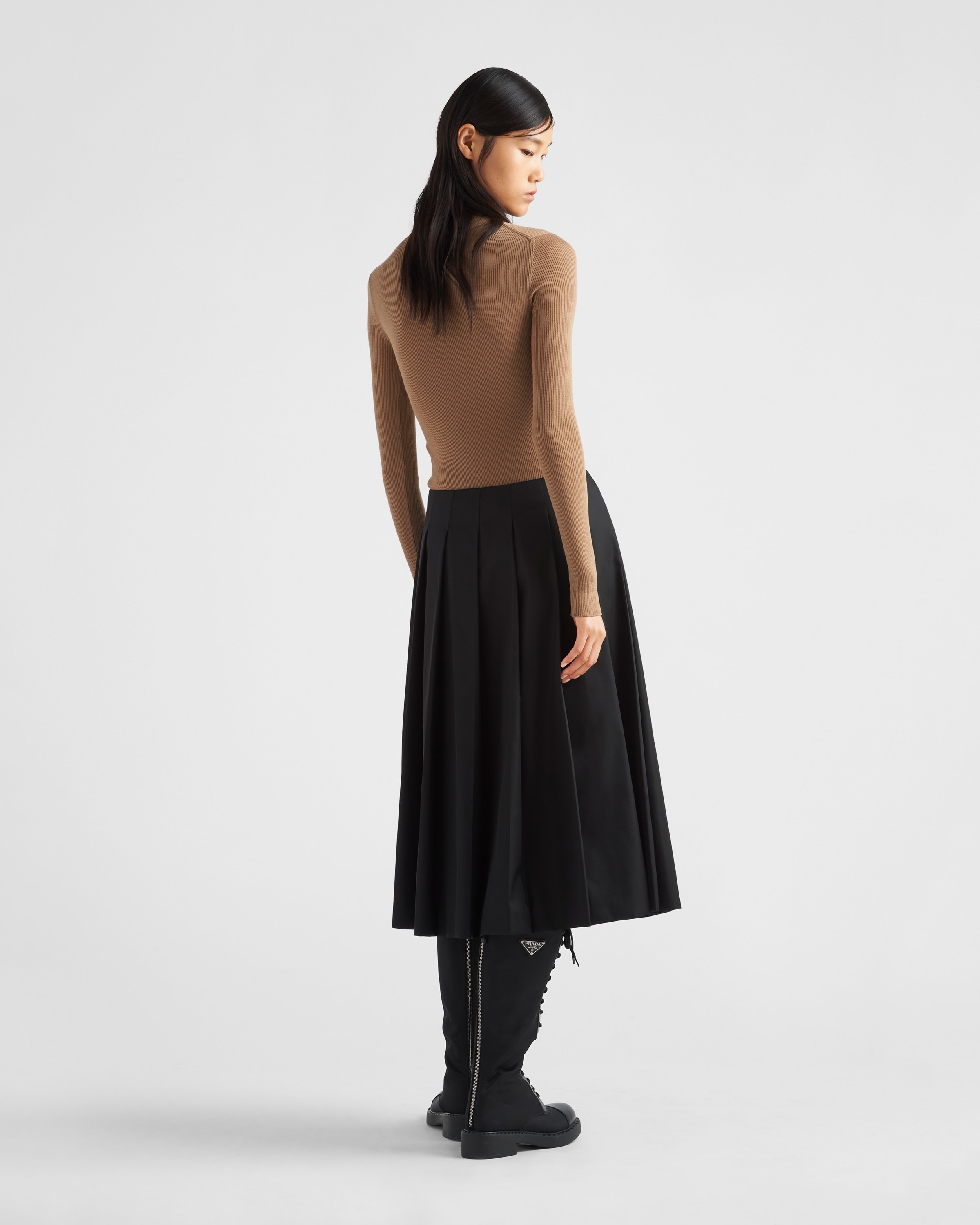 Superfine wool crew-neck sweater - 5