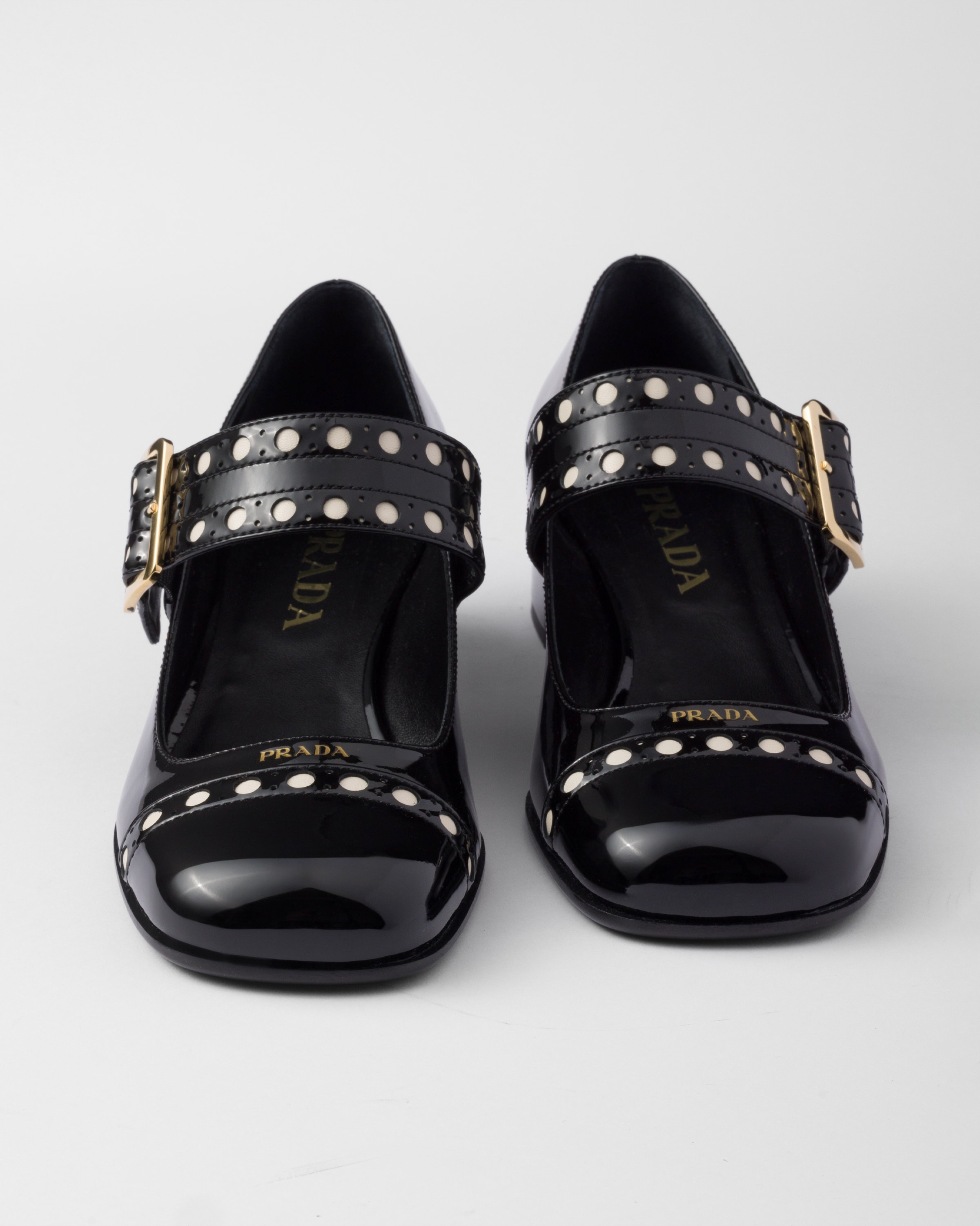 PRADA＊Patent leather Mary Jane pumps パンプス 30mm＊送料込 Prada Patent leather Mary Jane pumps | REVERSIBLE