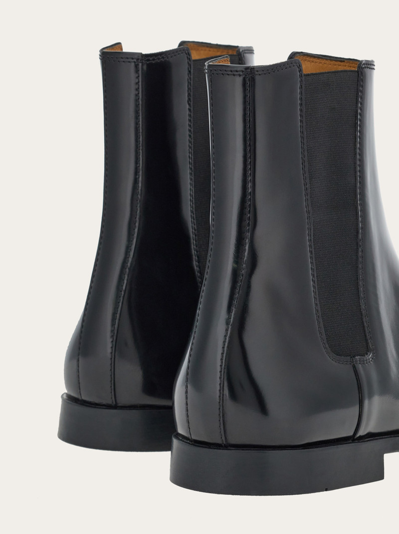 FERRAGAMO Chelsea boot outlook