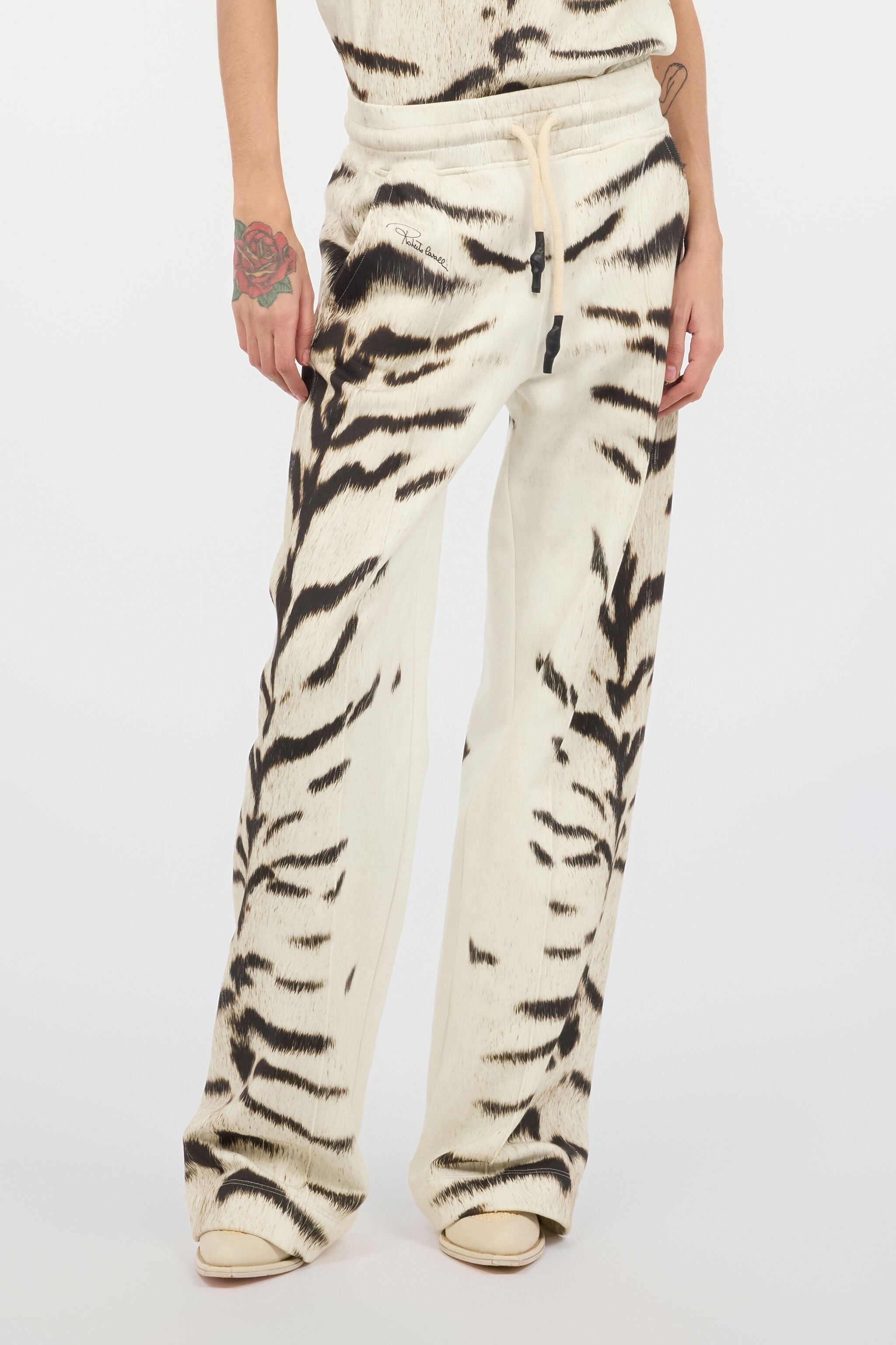 Woman Sports Pants With White Tigresse OGAT X Roberto Cavalli Print - 3