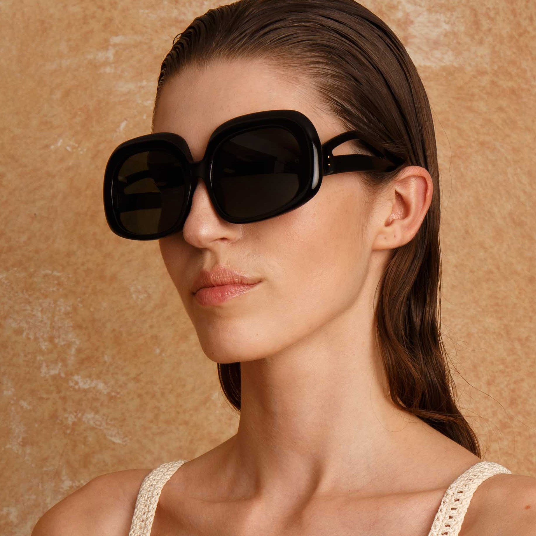 LEA OVERSIZED SUNGLASSES IN BLACK - 2