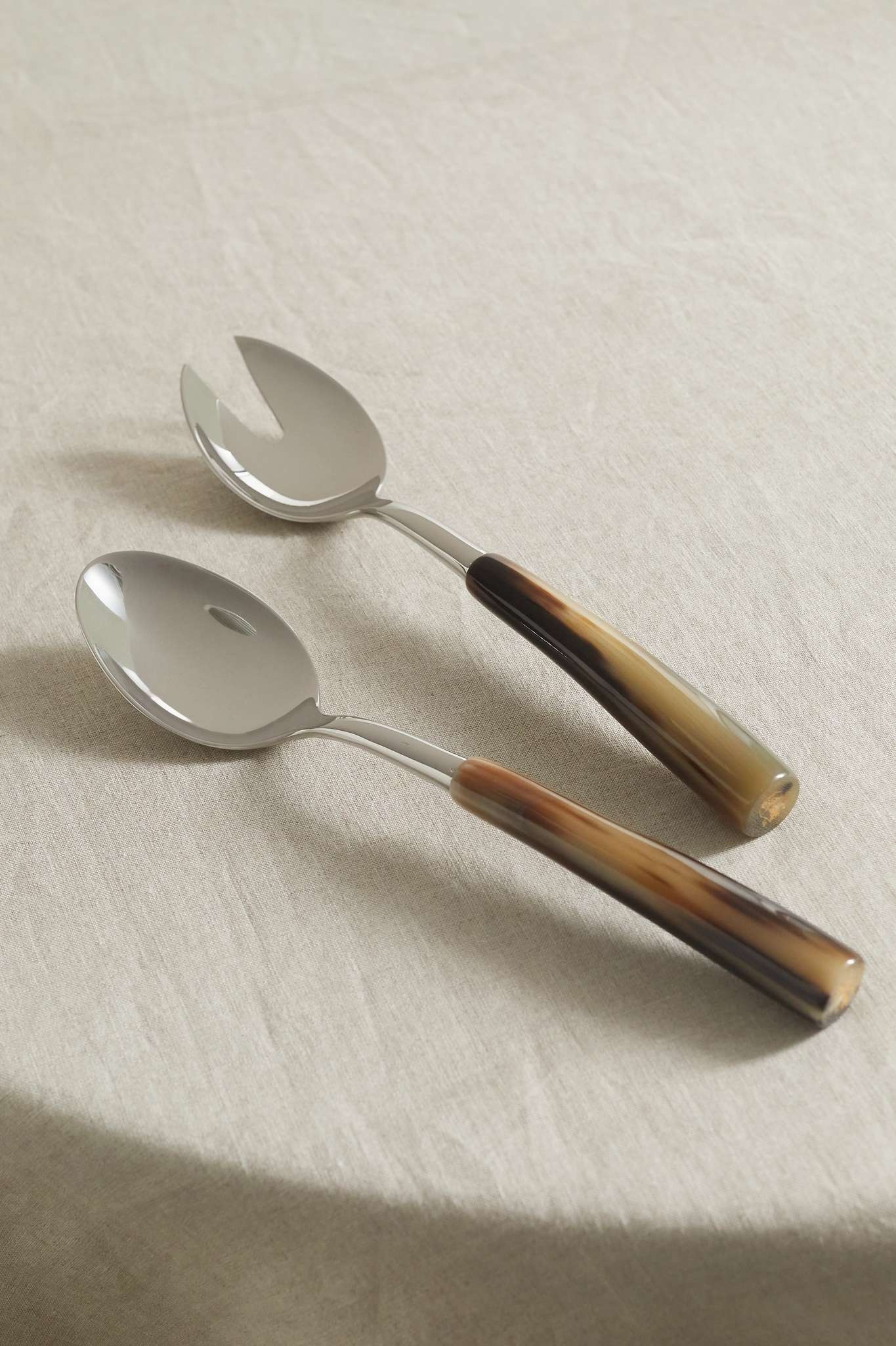 Set of two silver and horn serving spoons - 1