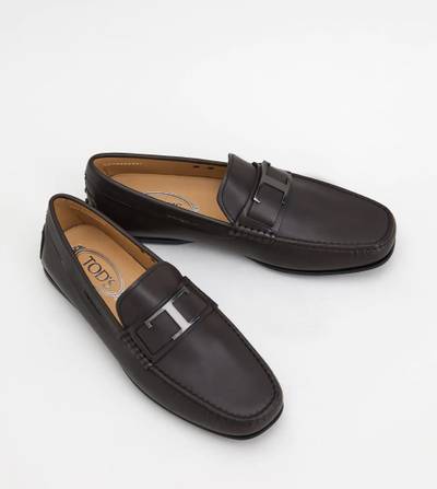 Tod's CITY GOMMINO TIMELESS DRIVING SHOES IN LEATHER - BROWN outlook