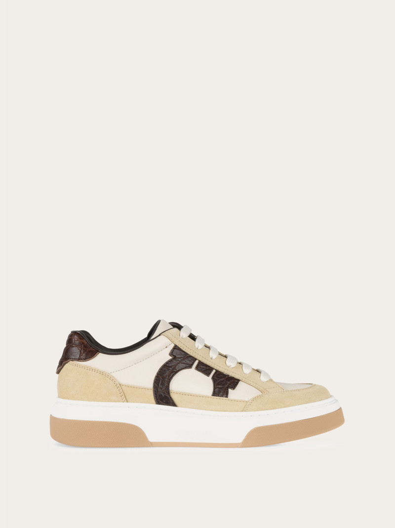 Low top sneaker with Gancini outline 1