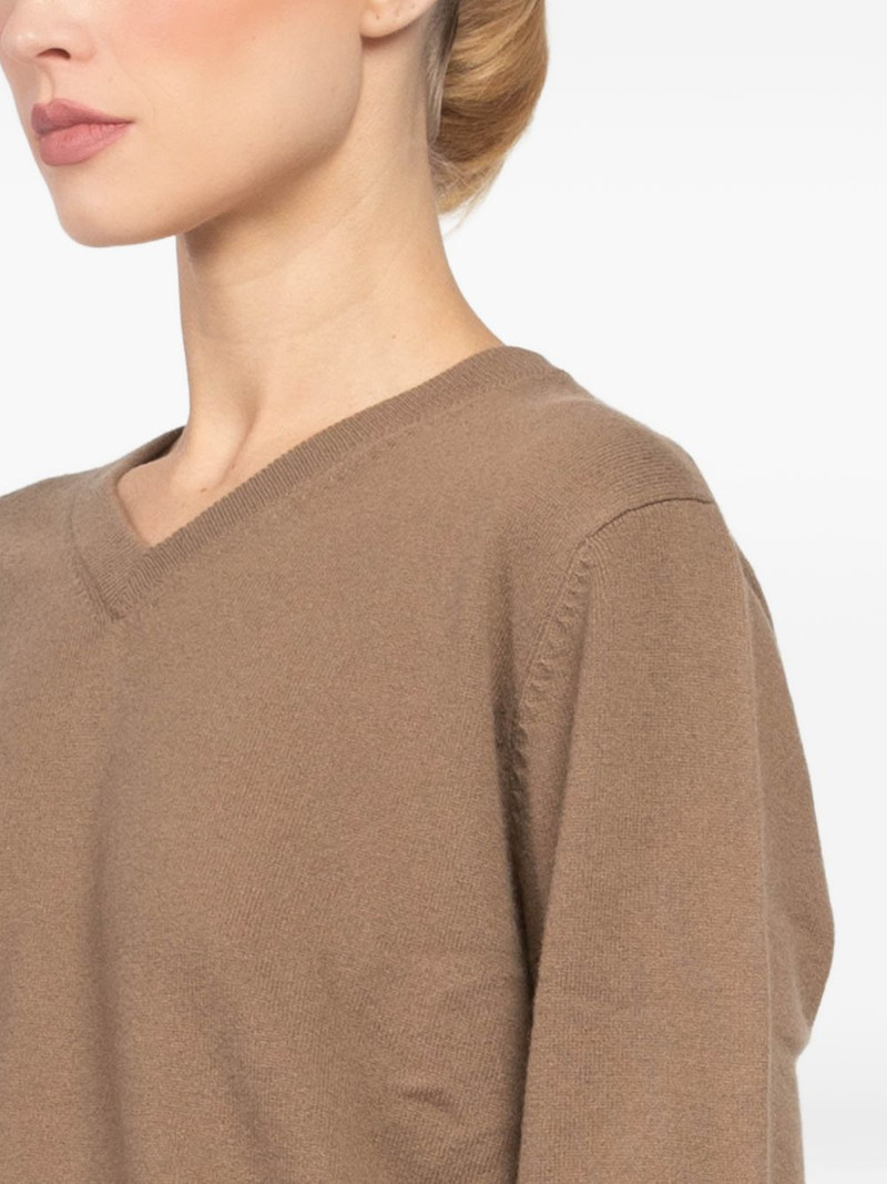 V-neck long-sleeve sweater 6