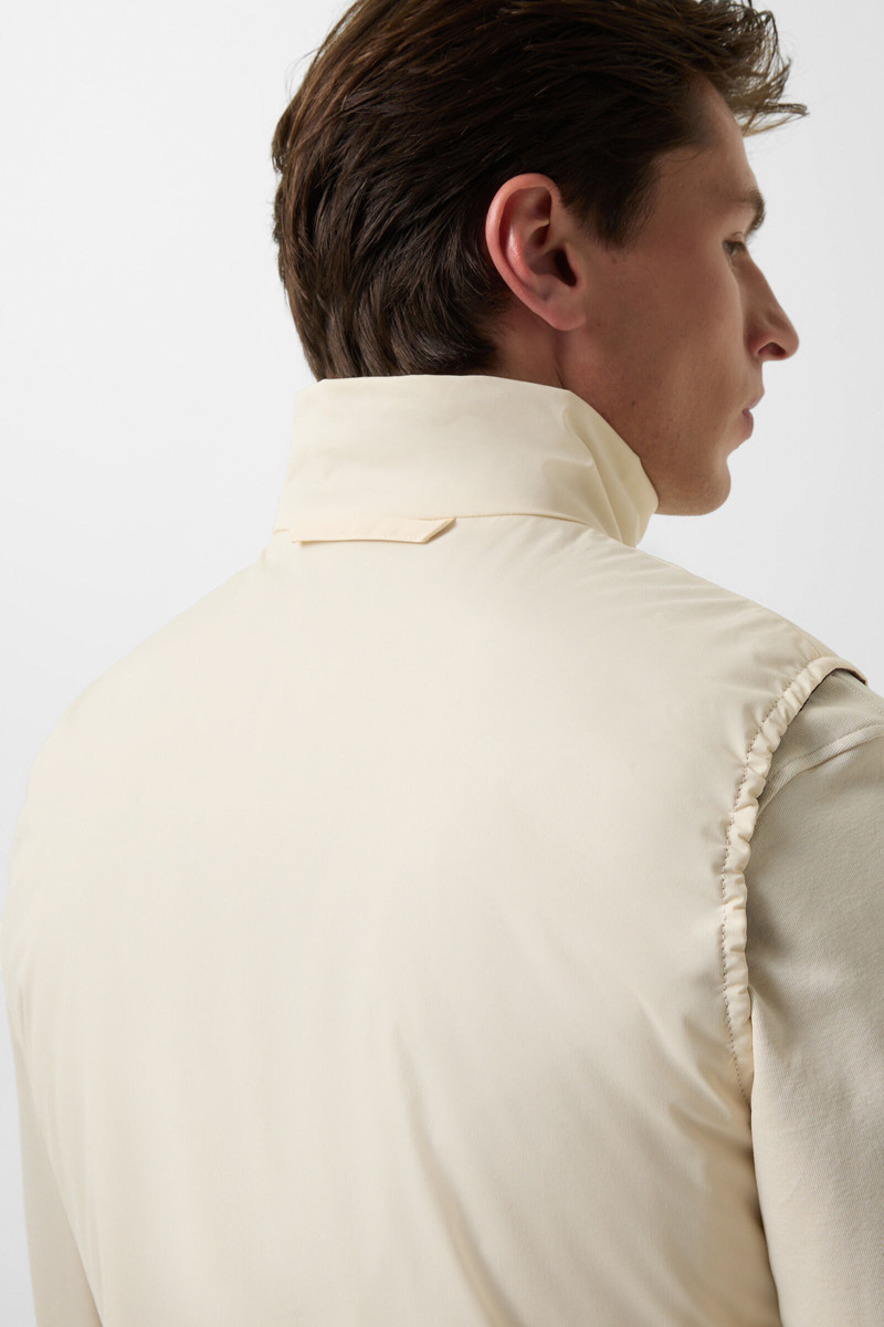 Conner vest in Cream 7