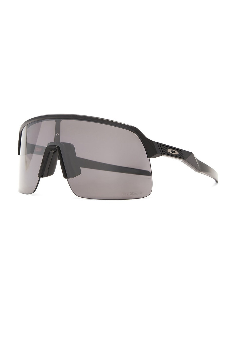 OAKLEY Sutro Lite Shield outlook