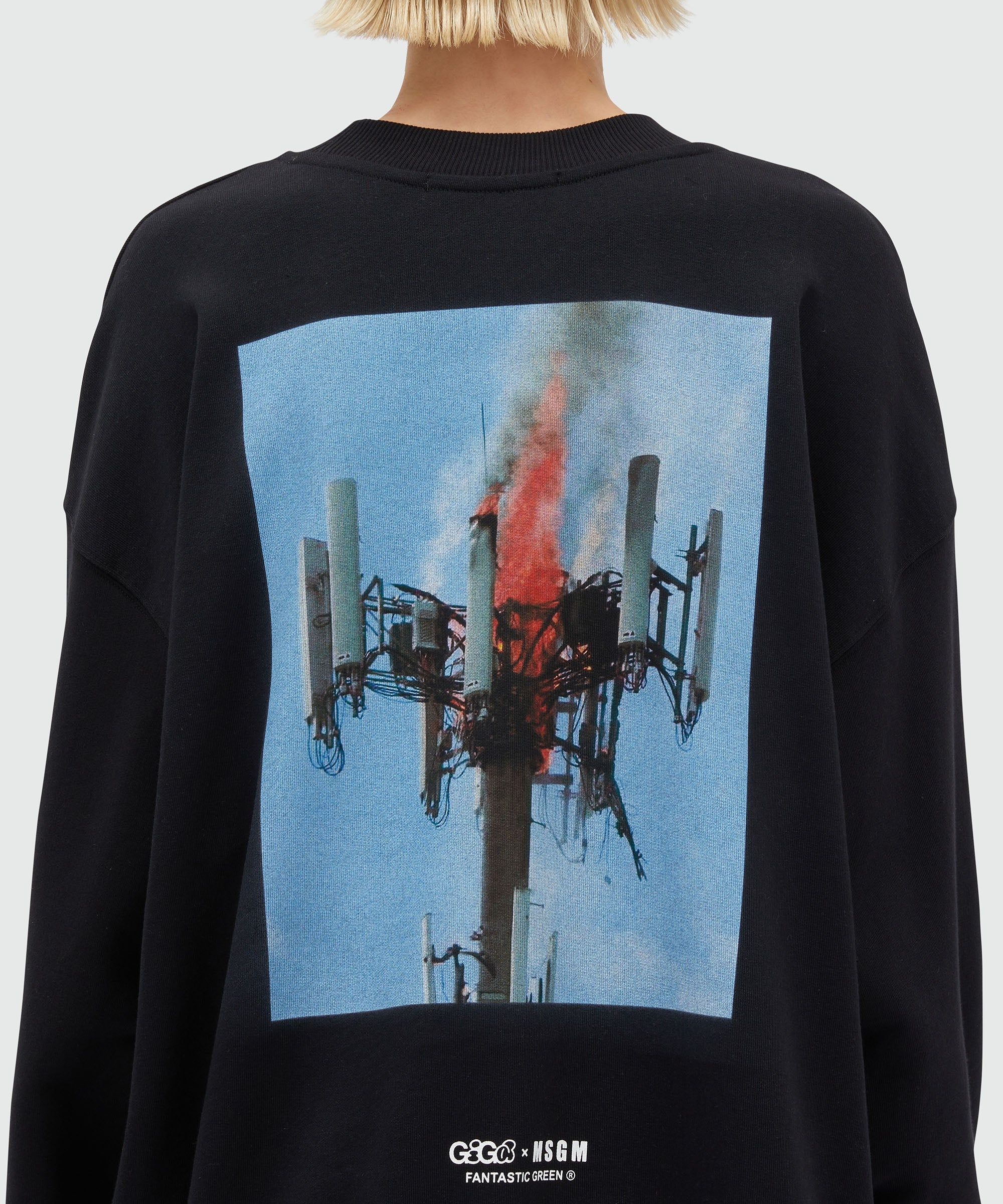 Black organic cotton sweatshirt with quotes "IT'S HOT HERE!" - 9