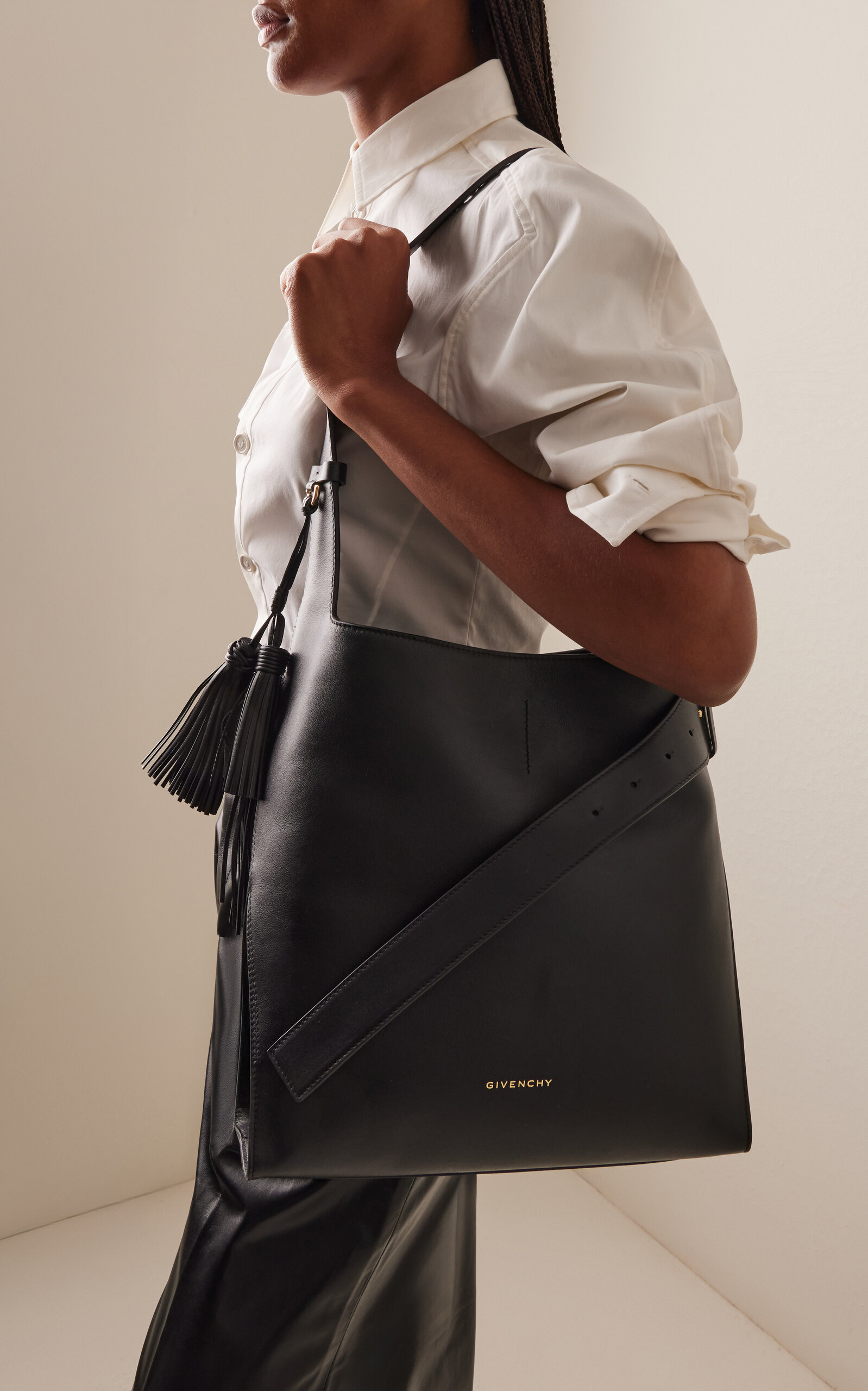 Medium Belted Leather Hobo Bag black - 2