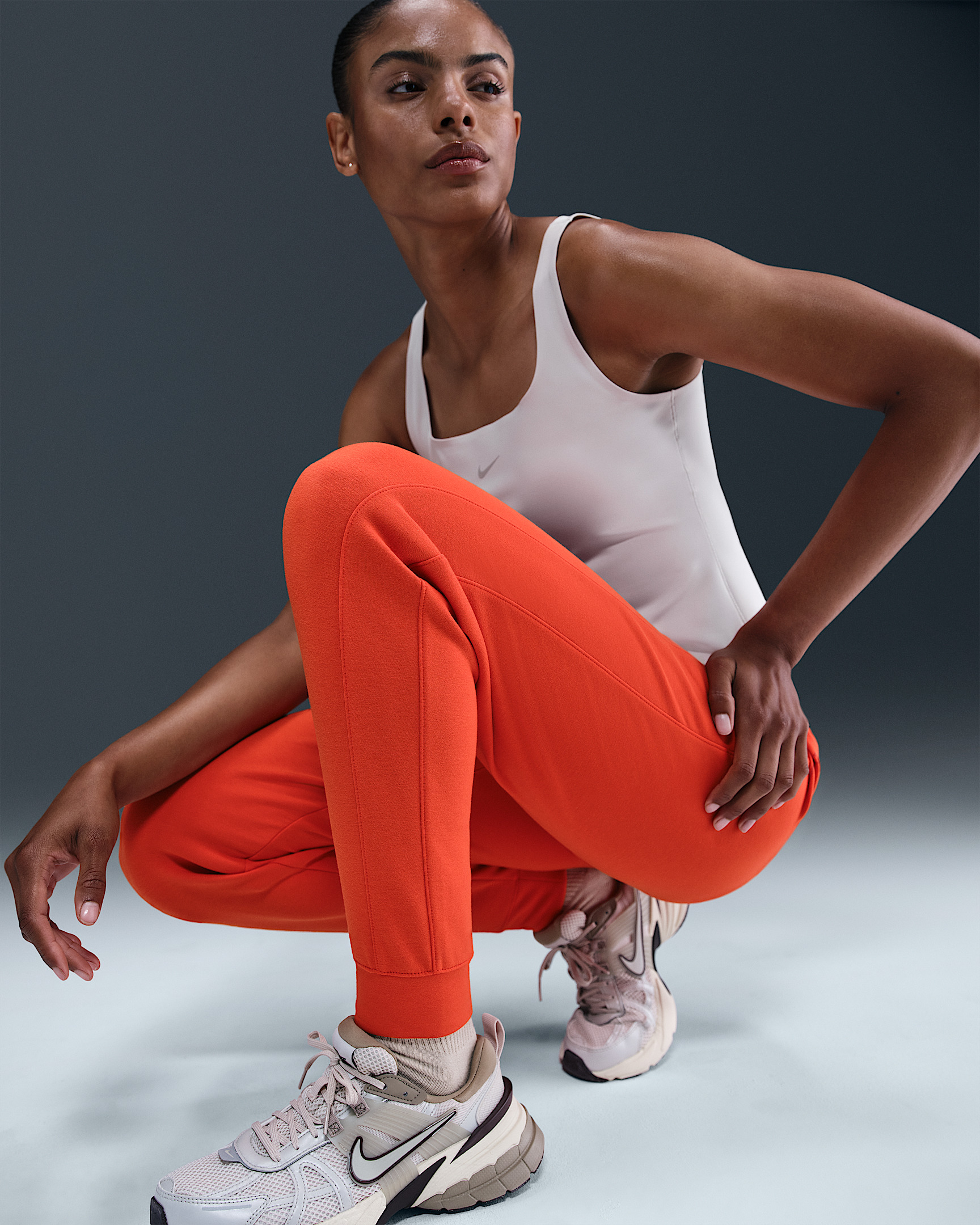 Nike 24.7 ImpossiblySoft Women's Dri-FIT Mid-Rise Joggers - 5