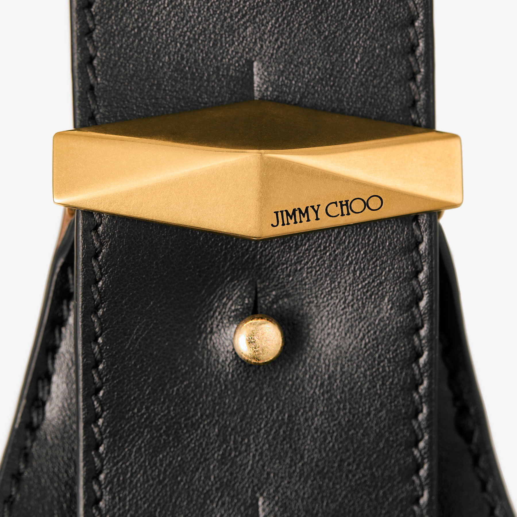 Diamond Hobo M
Black Leather Shoulder Bag - 4