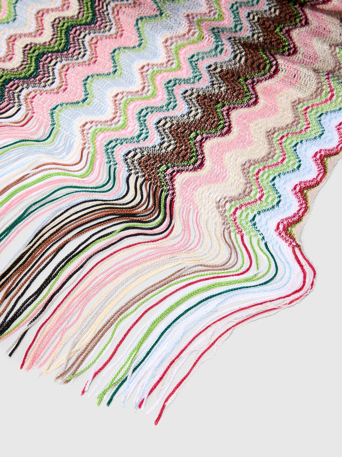 100% viscose scarf with wave pattern and fringes - 2