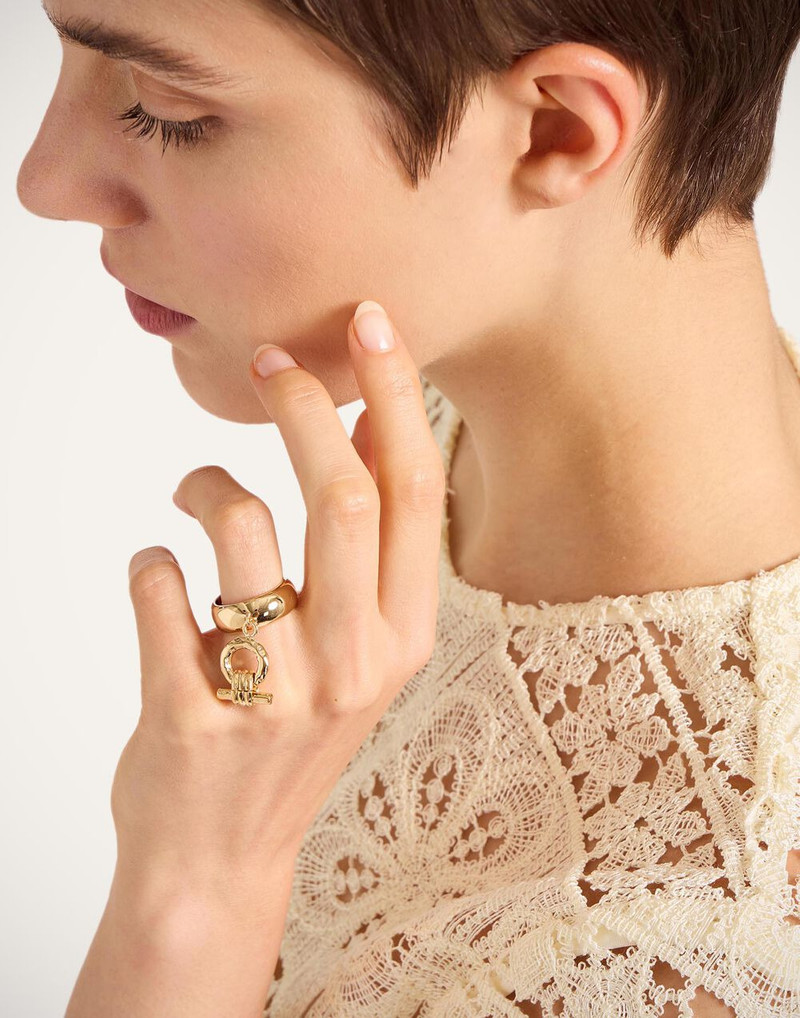 La DoubleJ Shen Loop Ring outlook