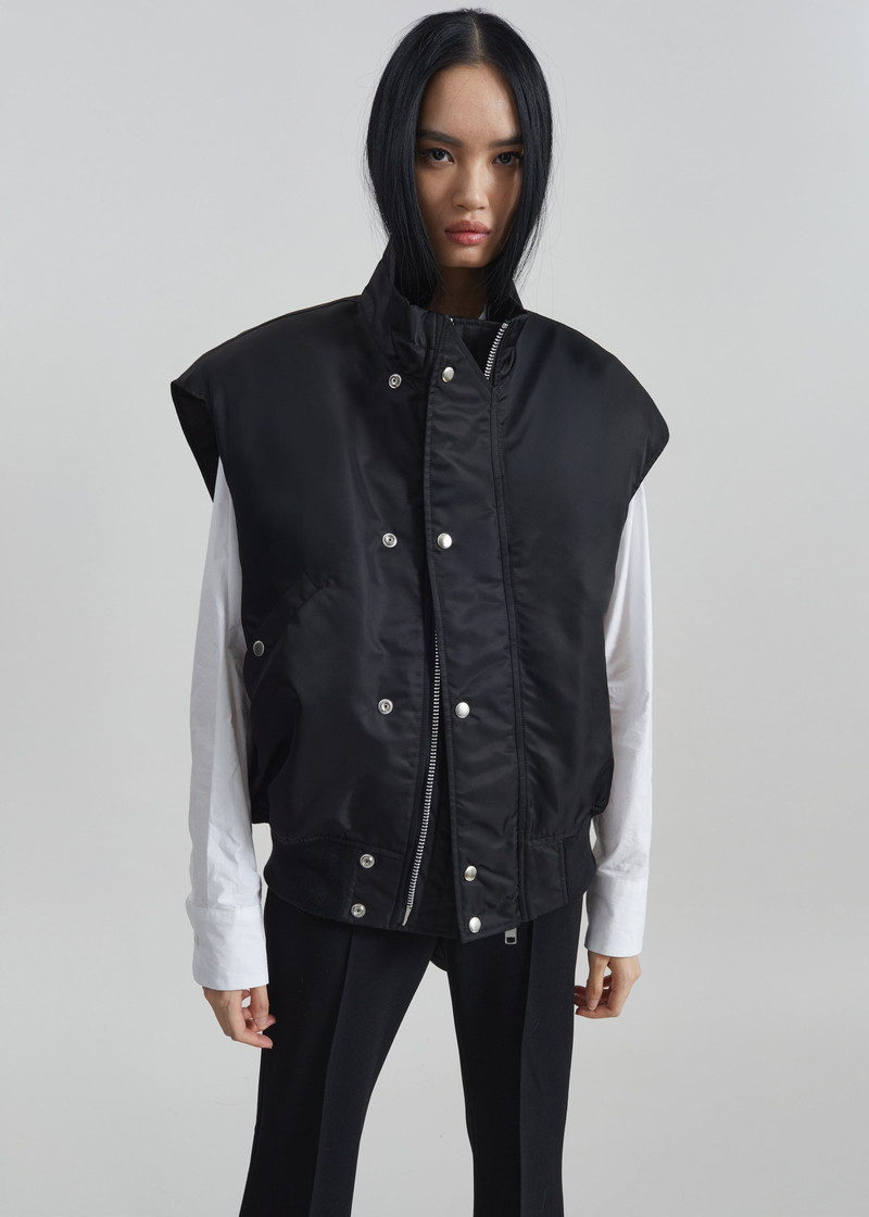 Aysen Sleeveless Bomber Jacket - Black 3