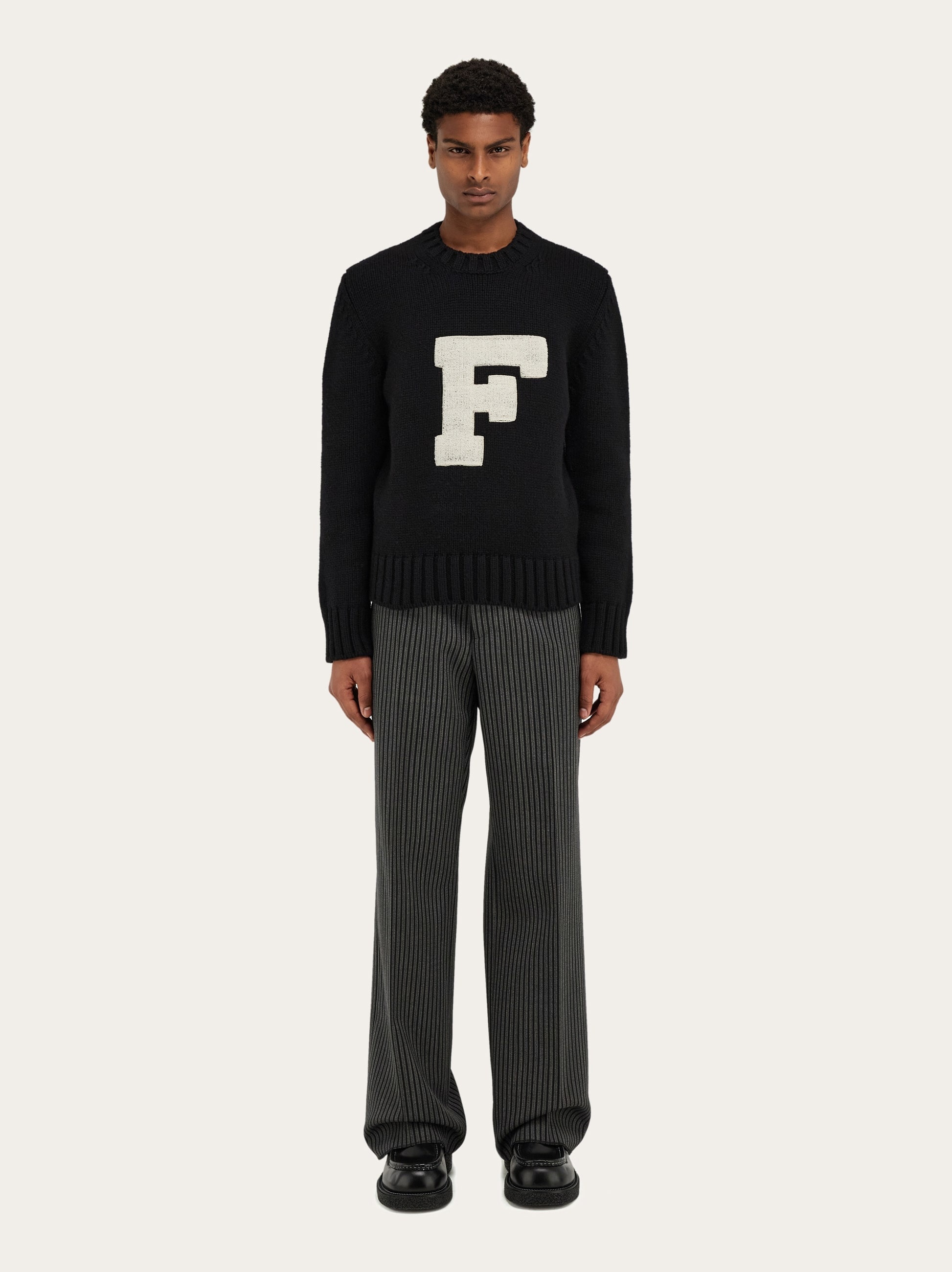 Crew neck sweater with applied F detail - 7